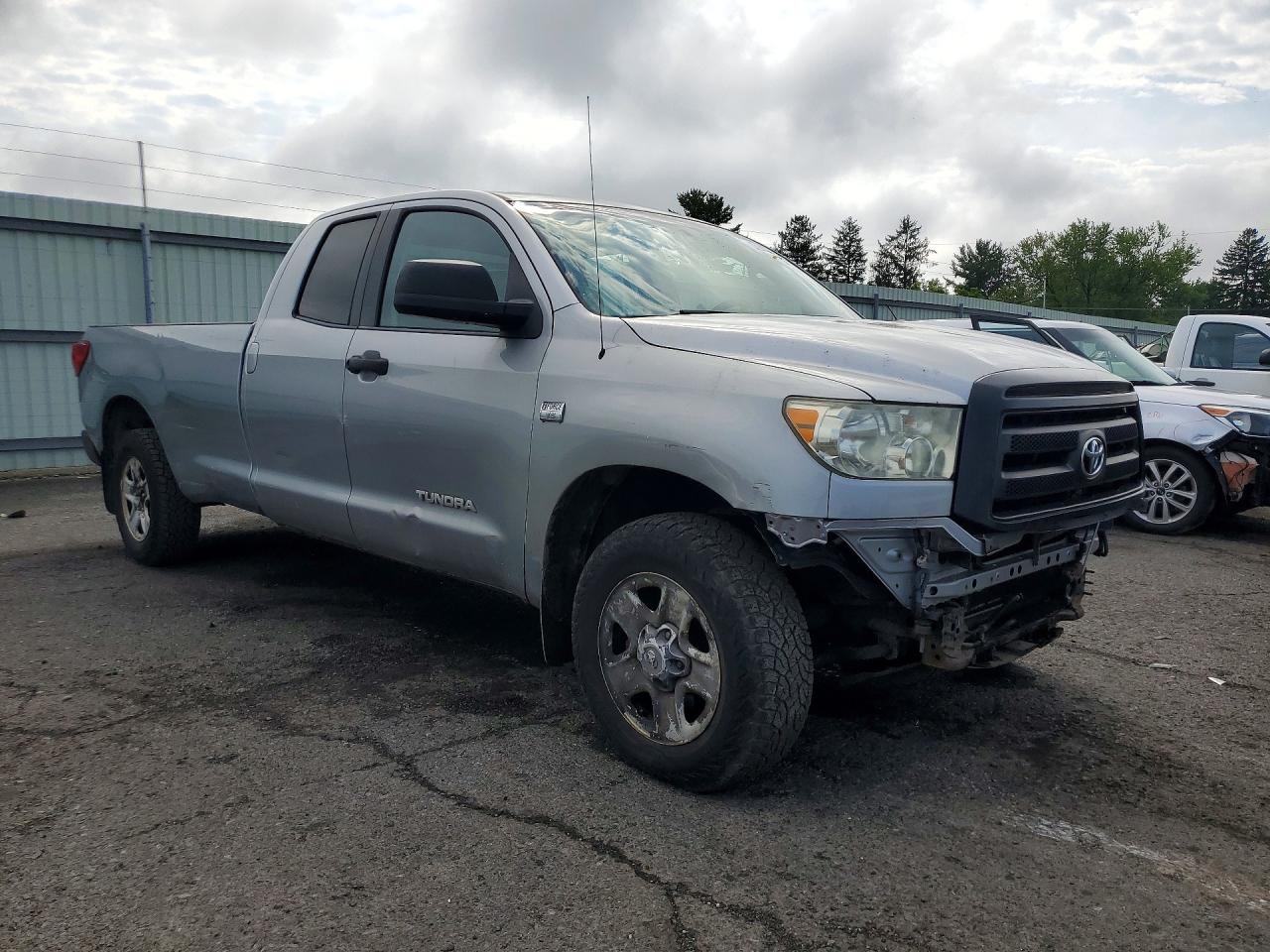 2010 Toyota Tundra Double Cab Sr5 Серебряный vin: 5TFCM5F17AX001170