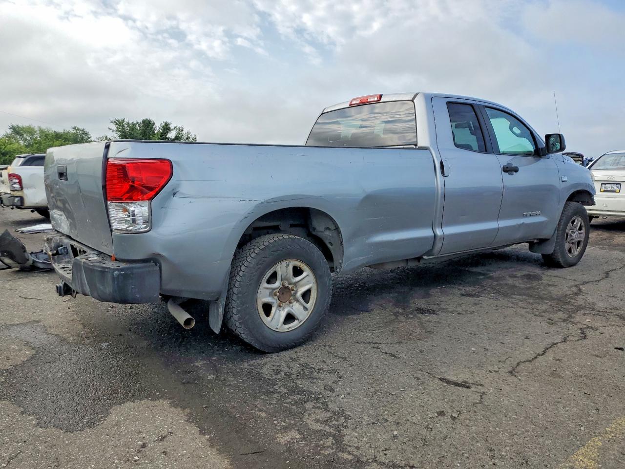 2010 Toyota Tundra Double Cab Sr5 Серебряный vin: 5TFCM5F17AX001170