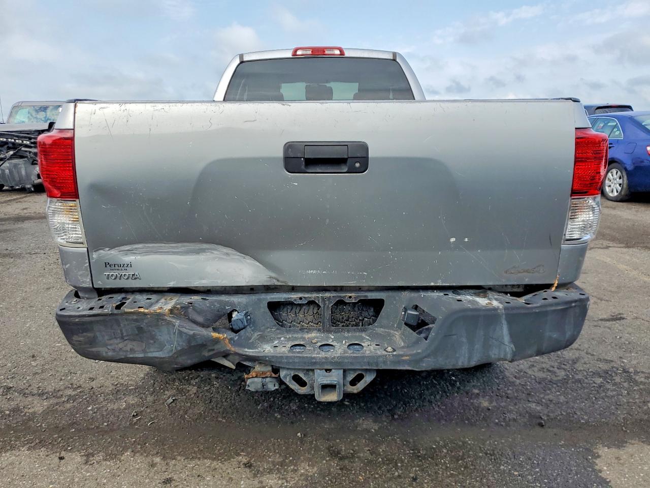 2010 Toyota Tundra Double Cab Sr5 Серебряный vin: 5TFCM5F17AX001170