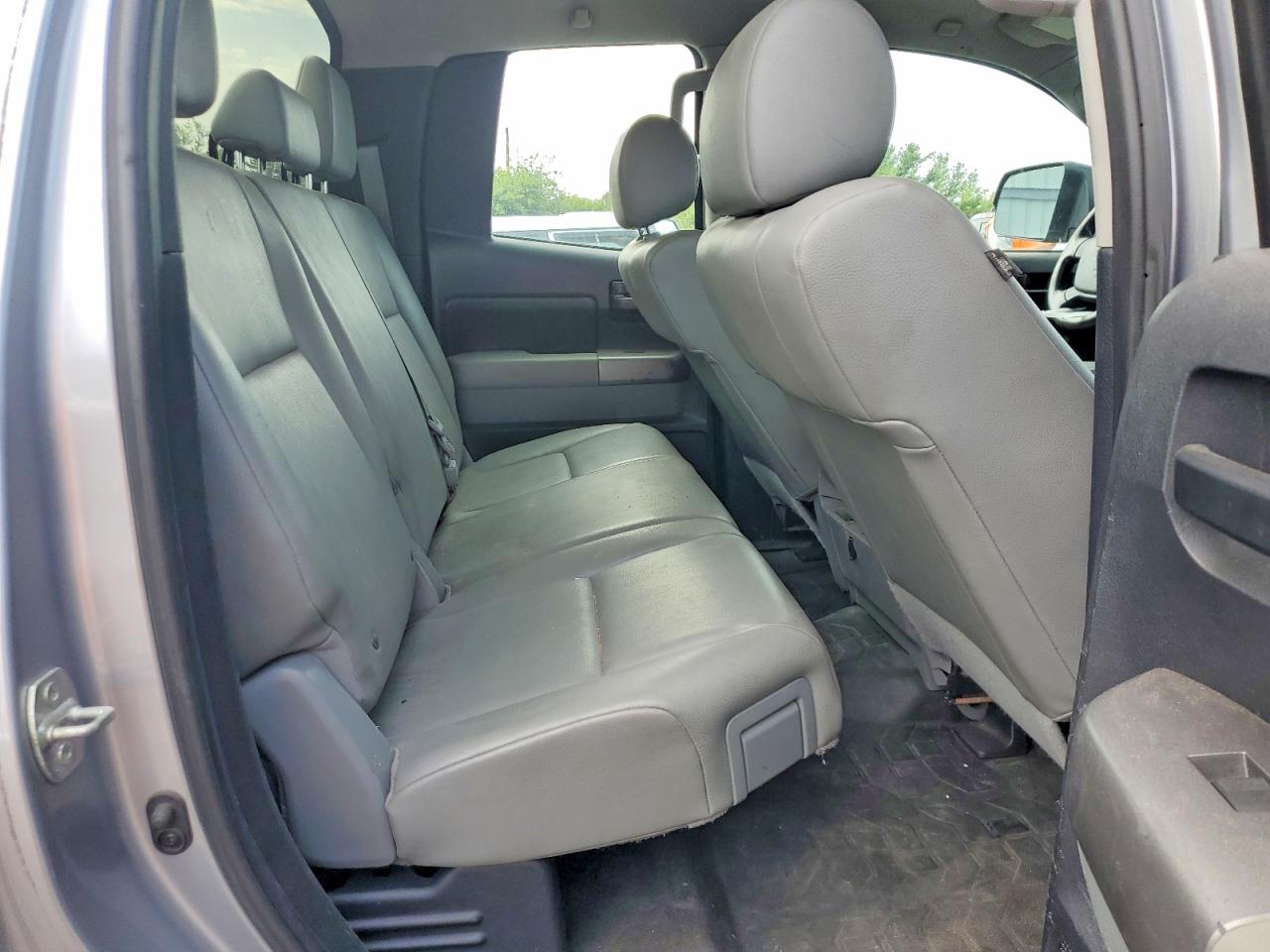 2010 Toyota Tundra Double Cab Sr5 Серебряный vin: 5TFCM5F17AX001170