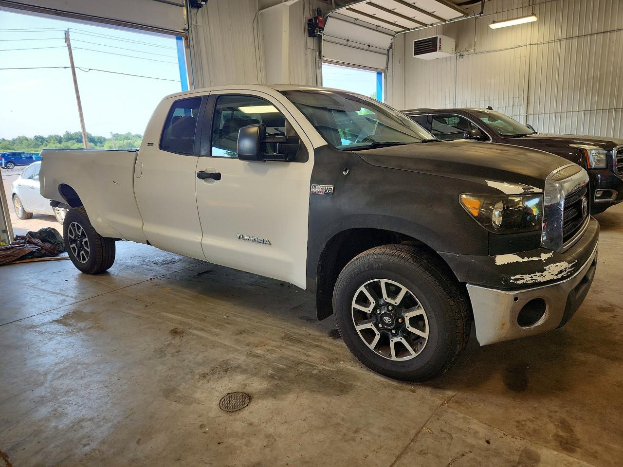 2007 Toyota Tundra Sr5 Белый vin: 5TFCV54127X001859