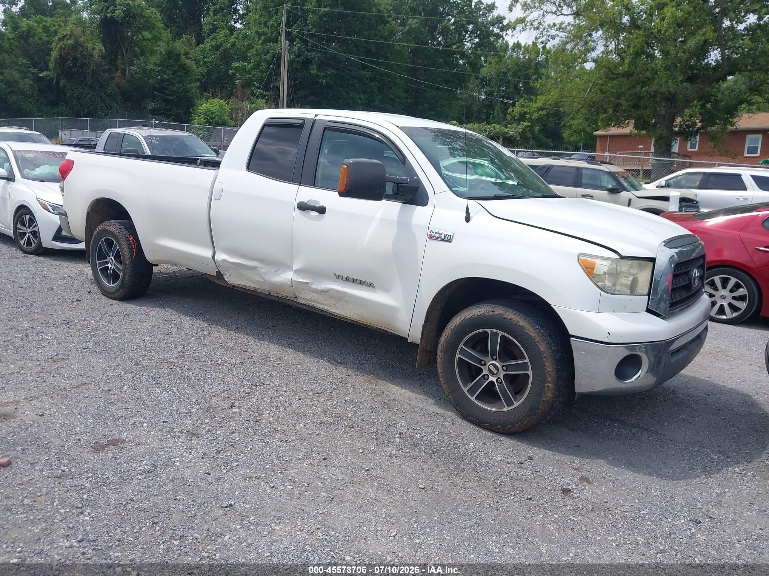 2008 Toyota Tundra Base 5.7l V8 Белый vin: 5TFCV54128X008277