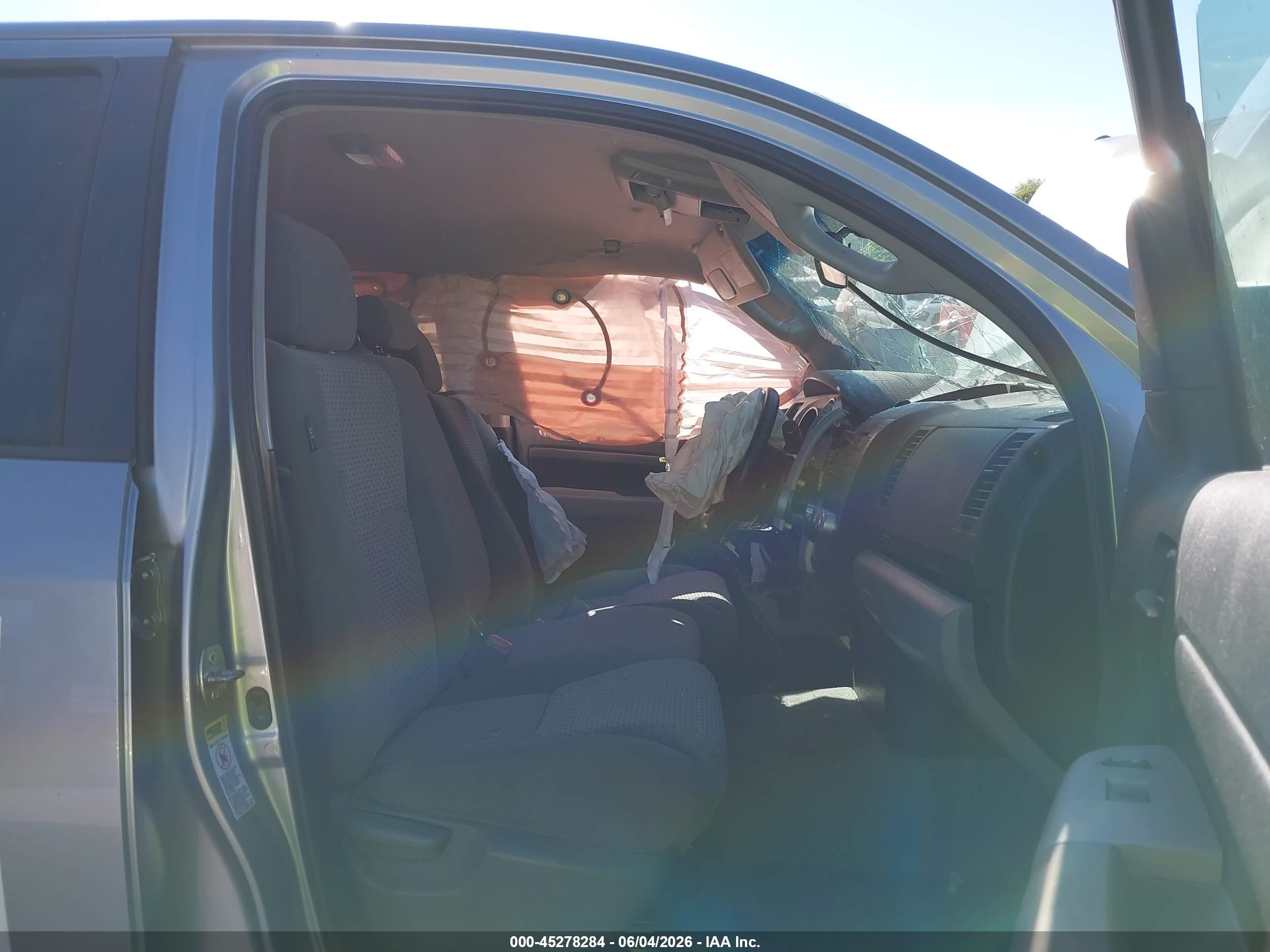 2007 Toyota Tundra Sr5 5.7l V8 Silver vin: 5TFCV54137X002454