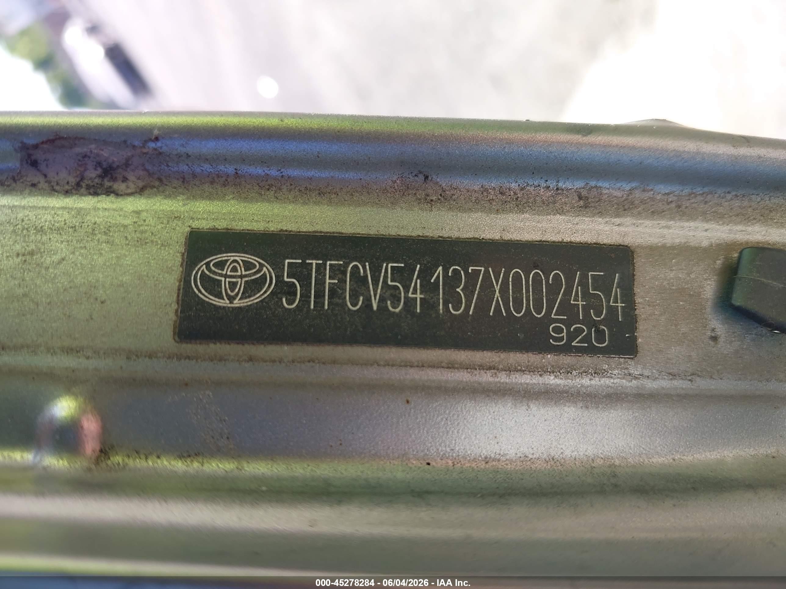 2007 Toyota Tundra Sr5 5.7l V8 Silver vin: 5TFCV54137X002454