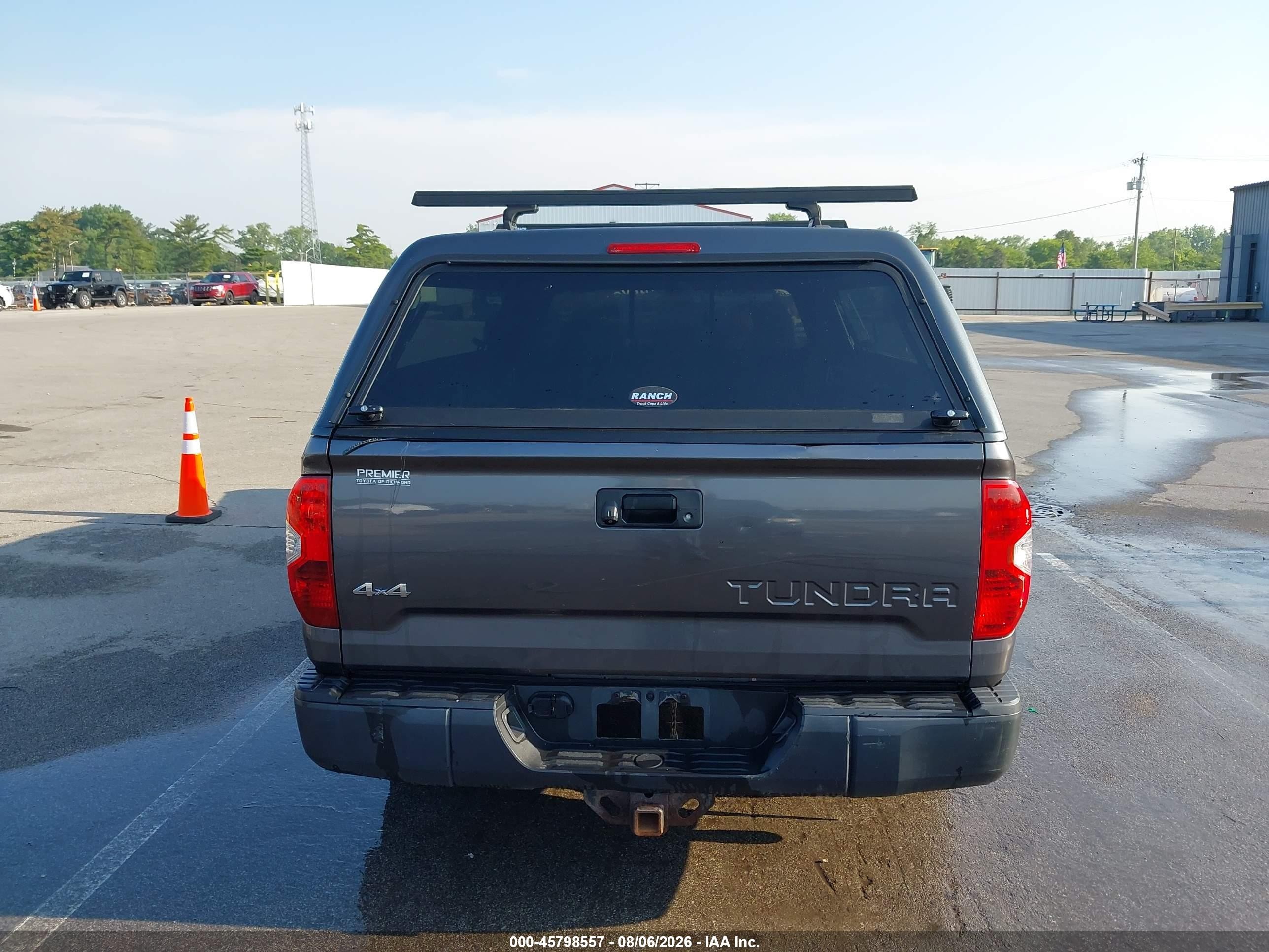 2014 Toyota Tundra Sr 5.7l V8 Gray vin: 5TFCW5F18EX017457