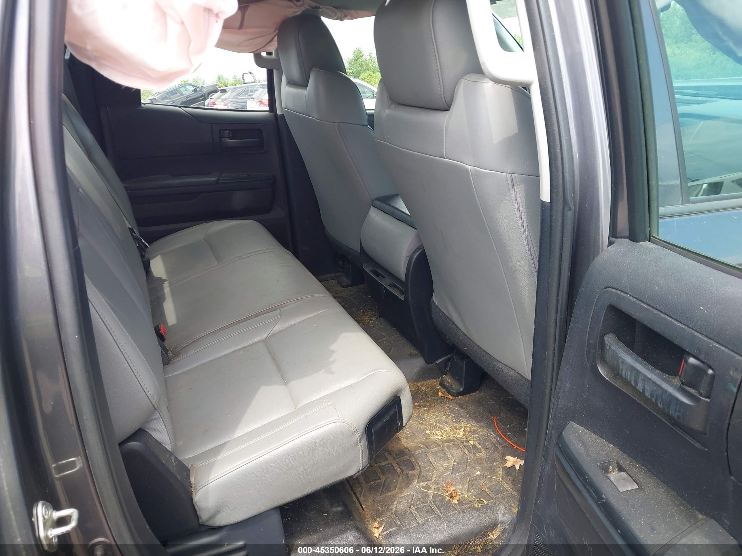 2014 Toyota Tundra Sr 5.7l V8 Gray vin: 5TFCY5F11EX017410