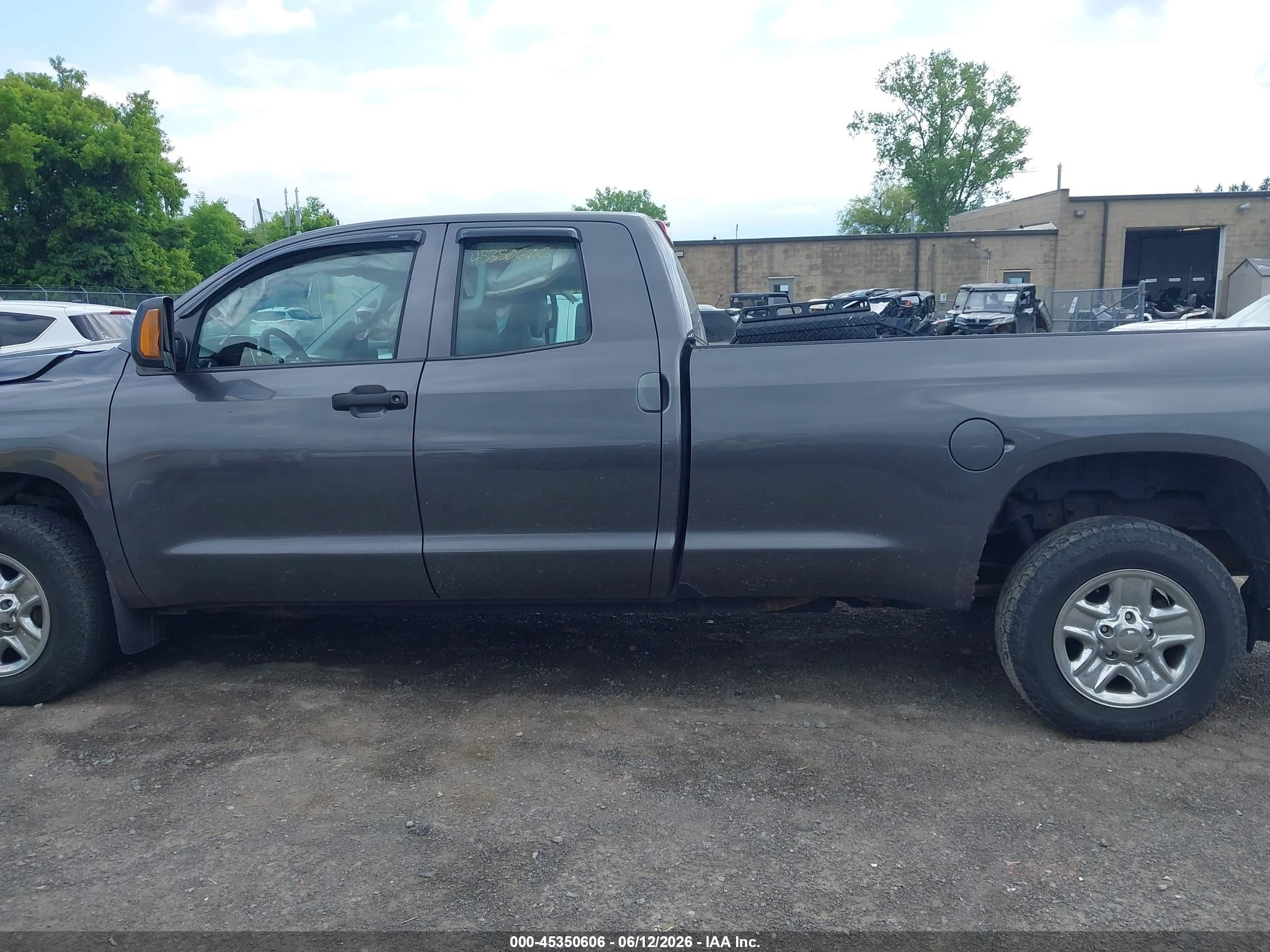 2014 Toyota Tundra Sr 5.7l V8 Gray vin: 5TFCY5F11EX017410