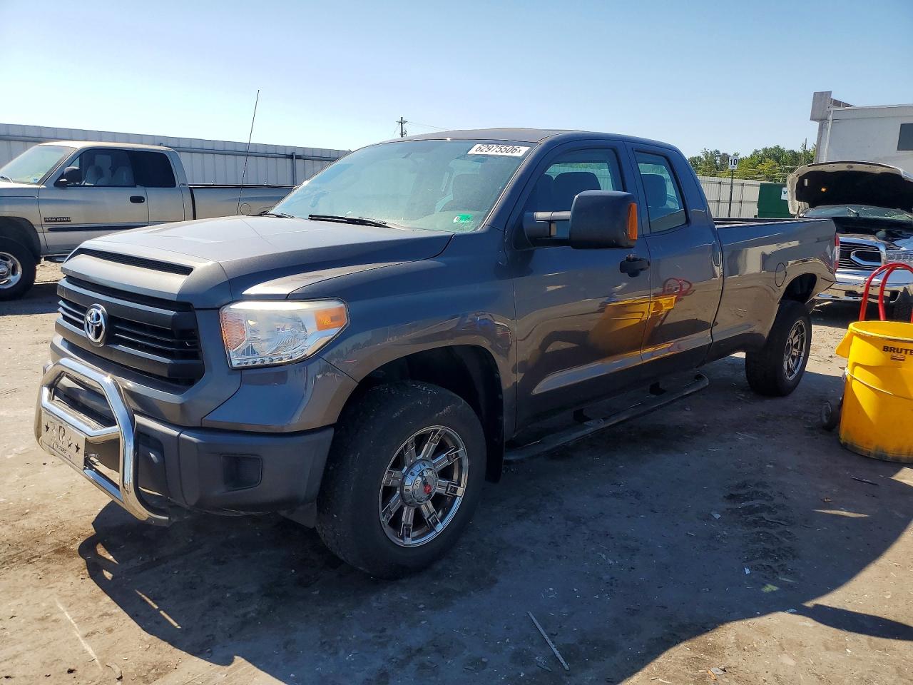 2015 Toyota Tundra Sr Gray vin: 5TFCY5F13FX018740