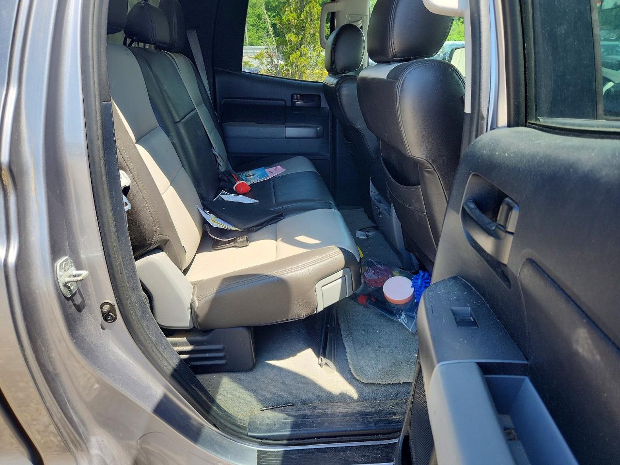 2010 Toyota Tundra Double Cab Sr5 Silver vin: 5TFCY5F15AX010924