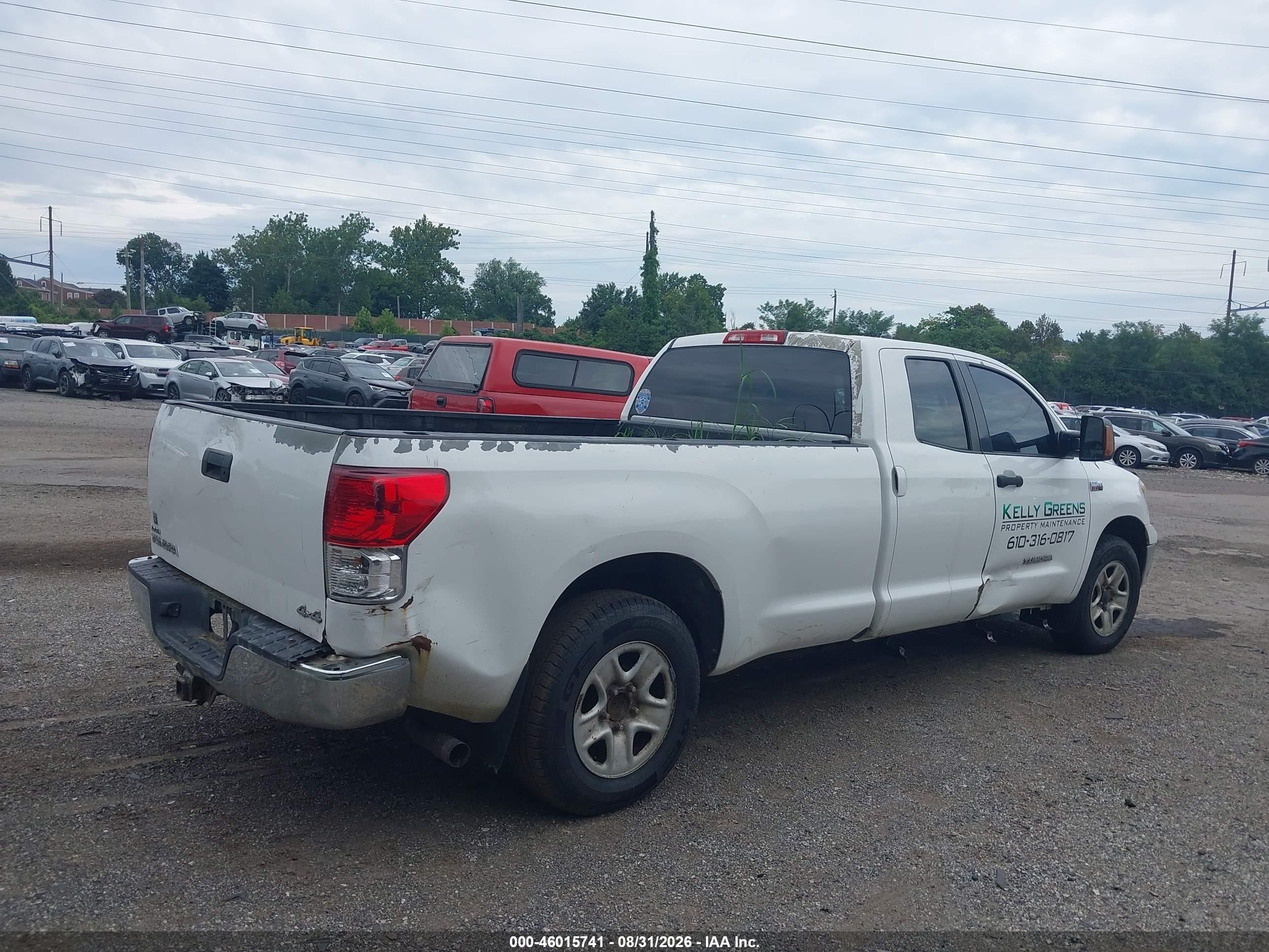 2012 Toyota Tundra Grade 5.7l V8 White vin: 5TFCY5F18CX013755