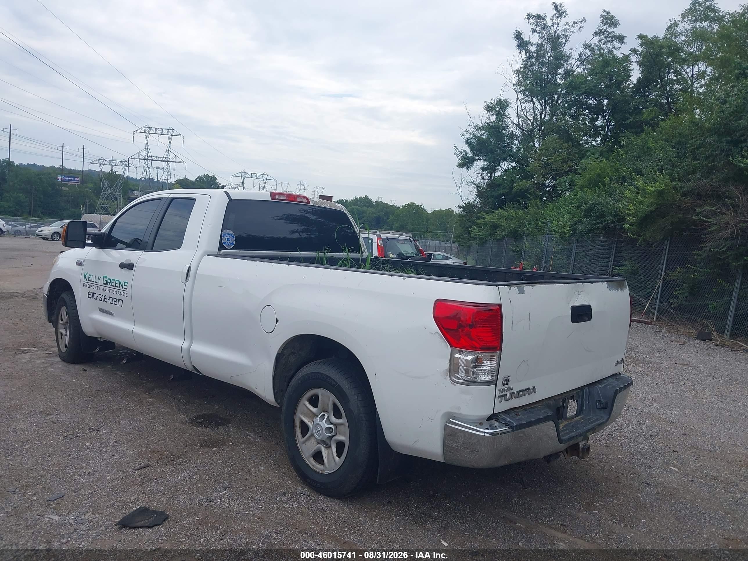 2012 Toyota Tundra Grade 5.7l V8 White vin: 5TFCY5F18CX013755