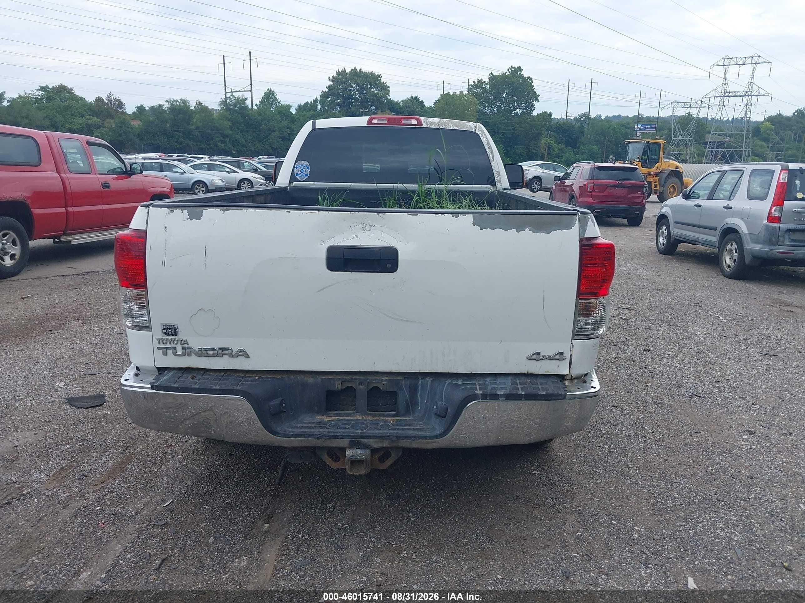 2012 Toyota Tundra Grade 5.7l V8 White vin: 5TFCY5F18CX013755