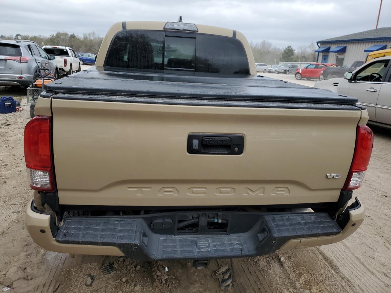 2017 Toyota Tacoma Double Cab Бежевый vin: 5TFCZ5AN1HX057532