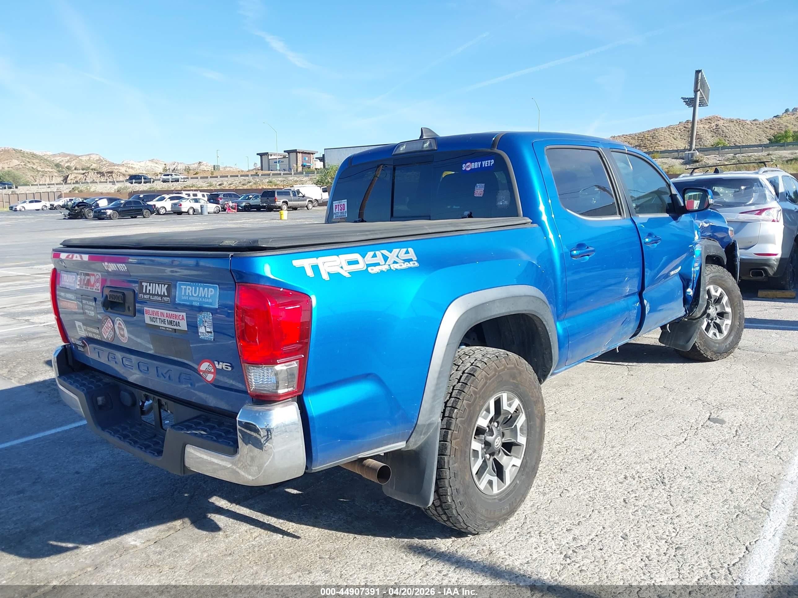 2017 Toyota Tacoma Trd Off Road Синий vin: 5TFCZ5AN1HX104753