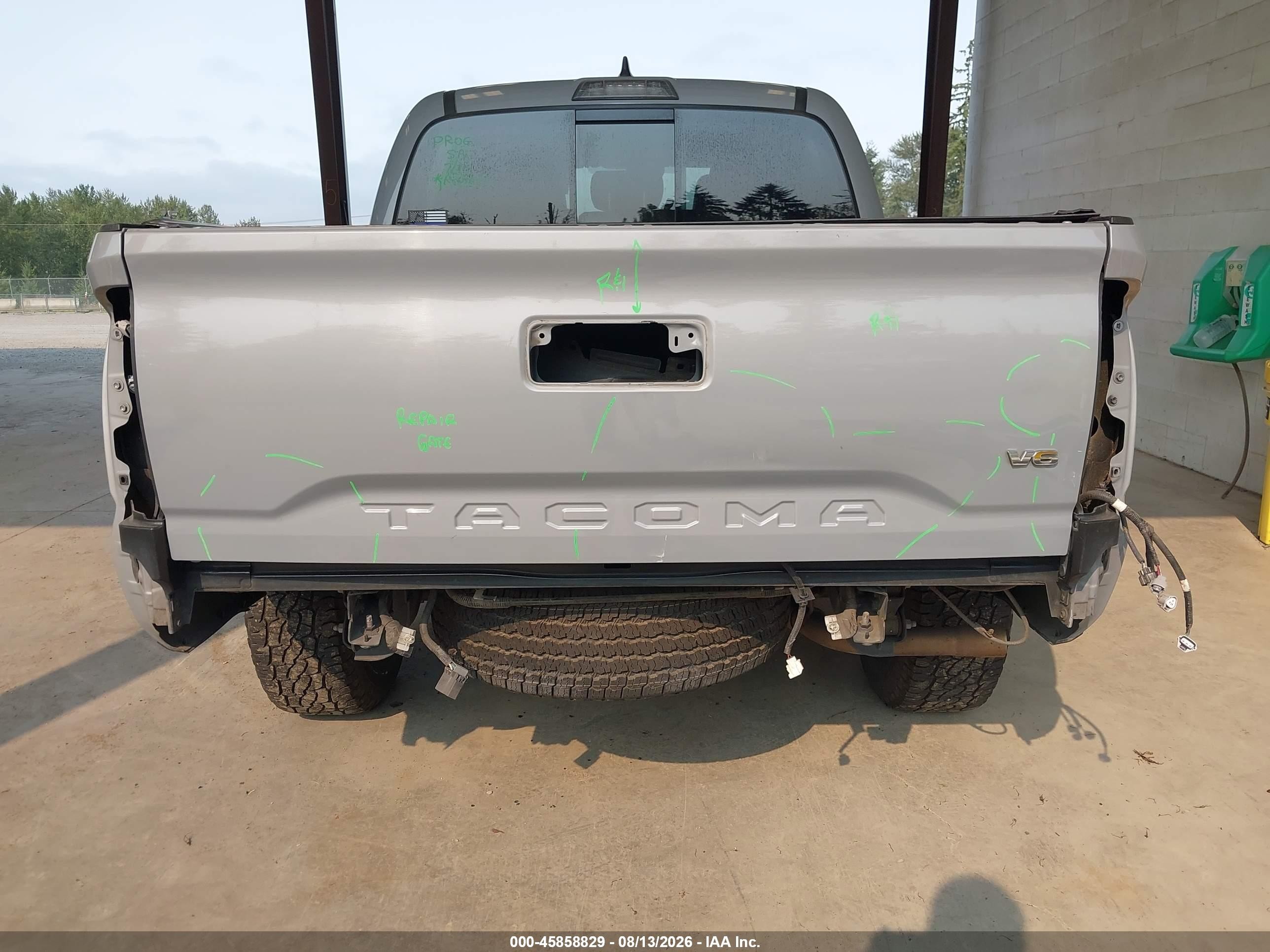 2018 Toyota Tacoma Trd Off Road Gray vin: 5TFCZ5AN2JX161954