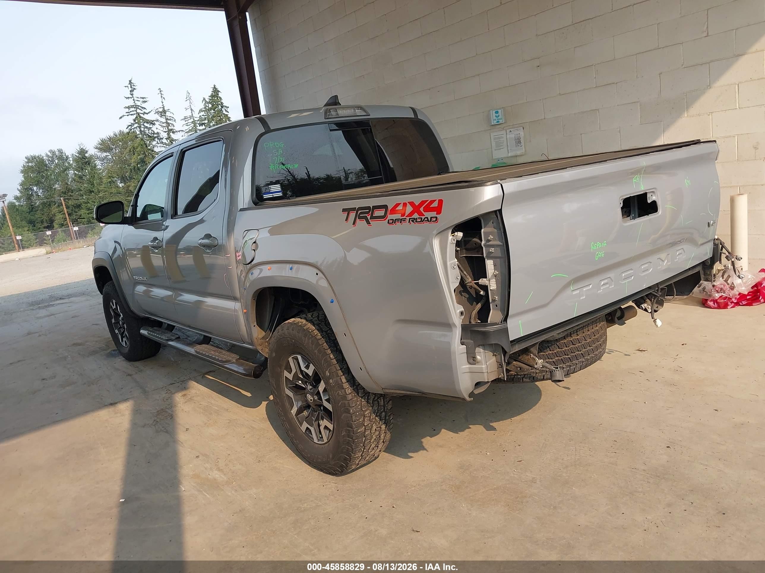 2018 Toyota Tacoma Trd Off Road Gray vin: 5TFCZ5AN2JX161954
