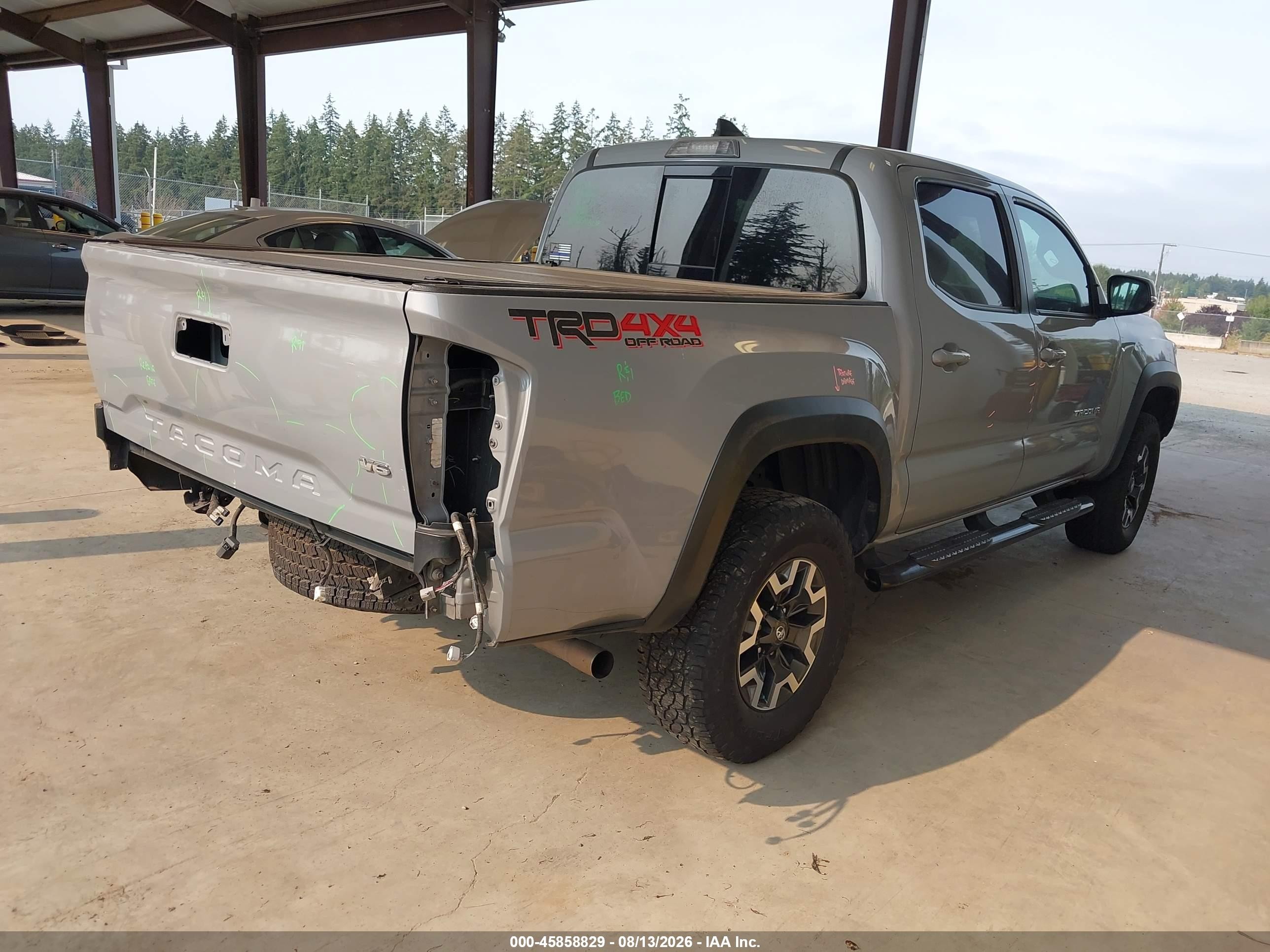 2018 Toyota Tacoma Trd Off Road Gray vin: 5TFCZ5AN2JX161954