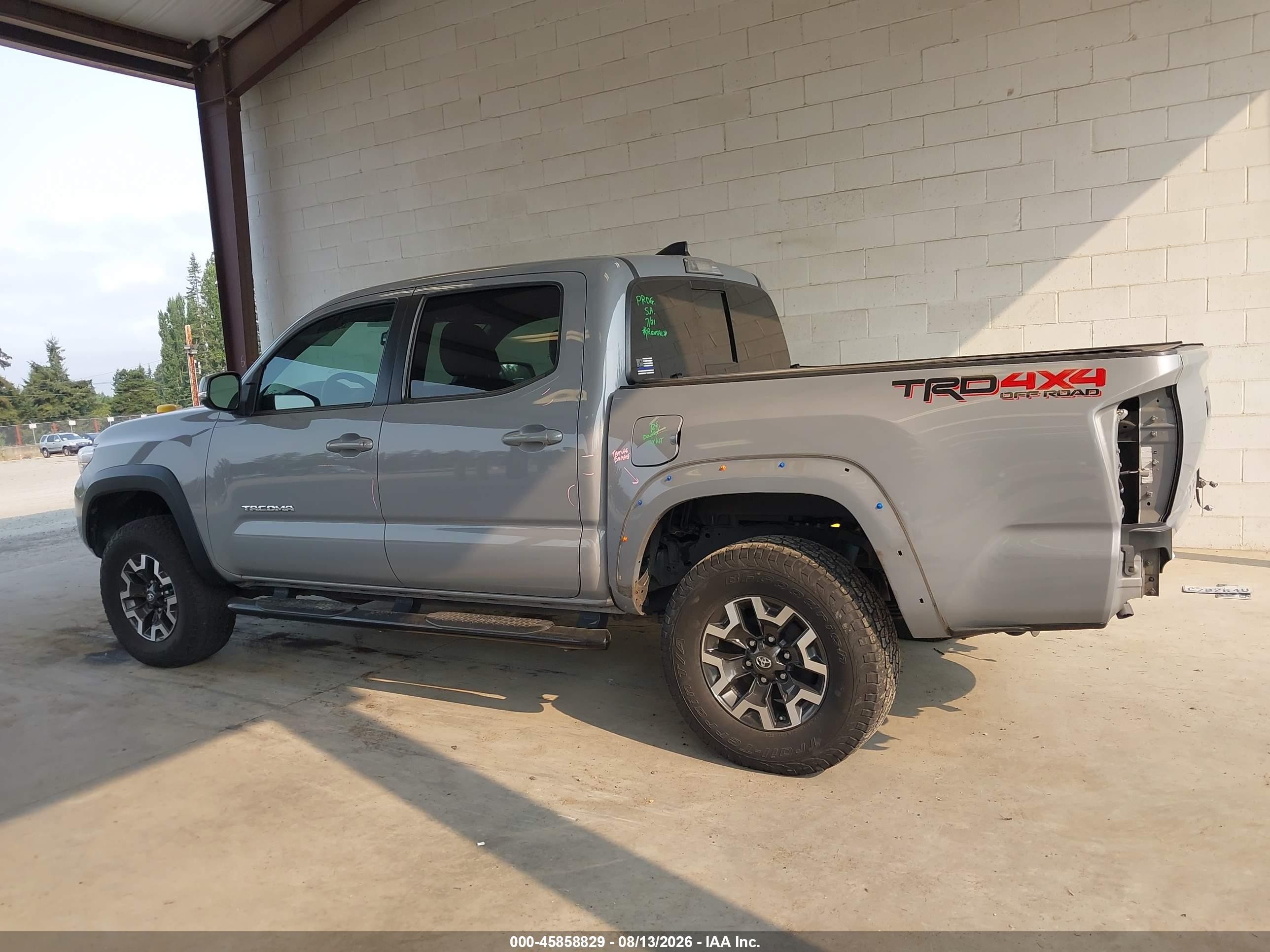 2018 Toyota Tacoma Trd Off Road Gray vin: 5TFCZ5AN2JX161954