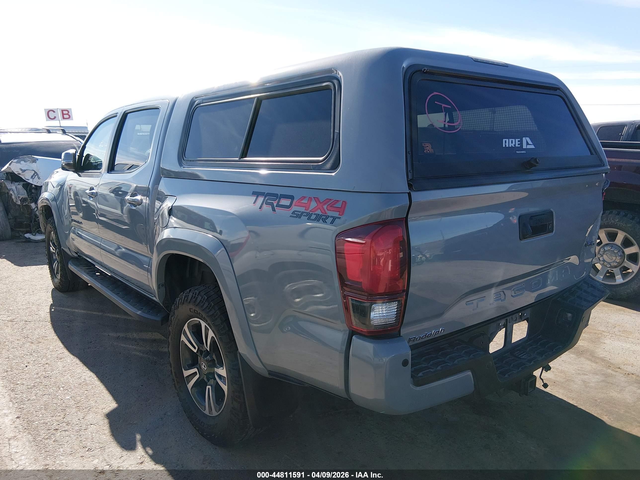 2018 Toyota Tacoma Trd Sport Серый vin: 5TFCZ5AN3JX144581