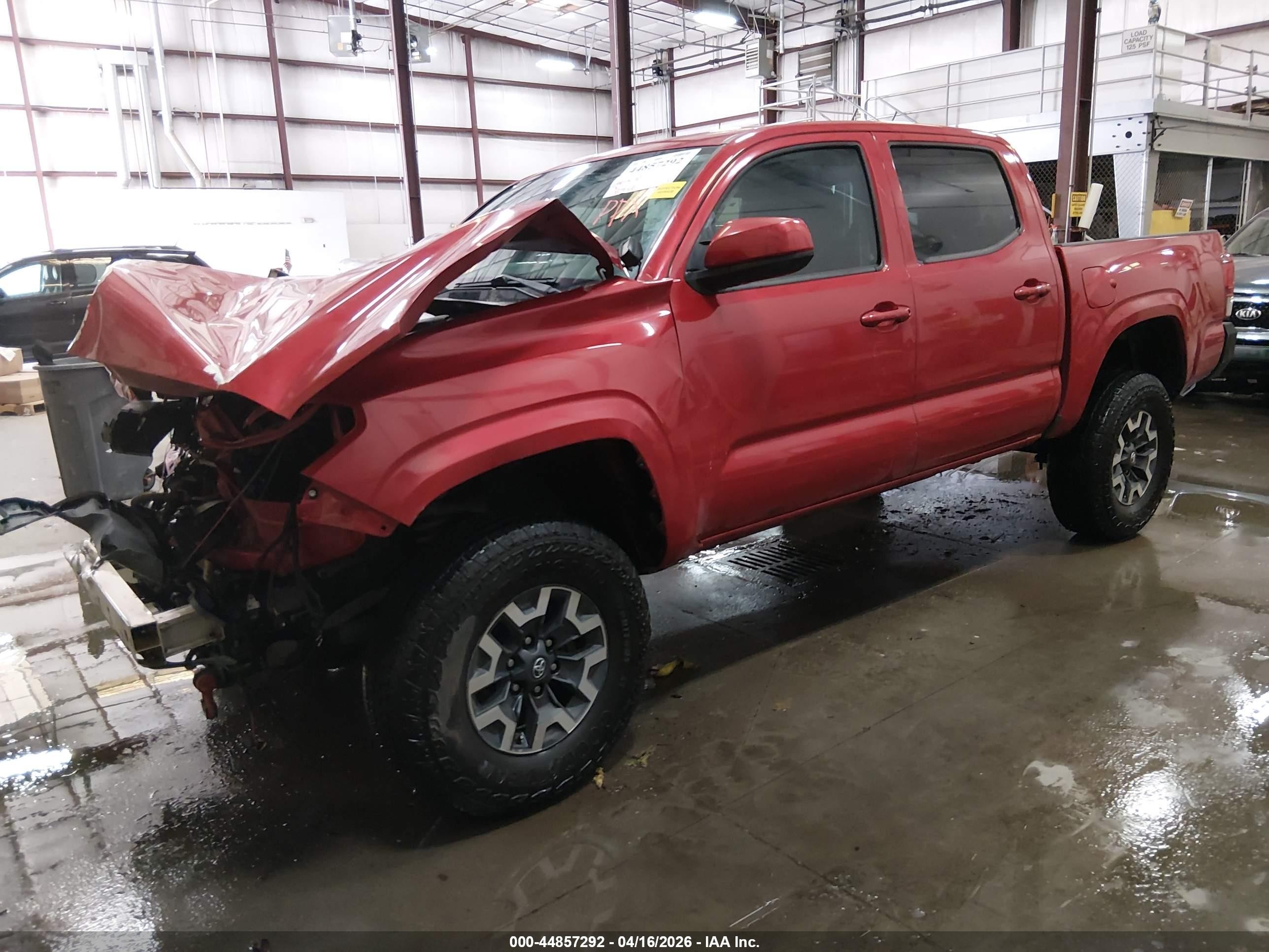 2018 Toyota Tacoma Sr V6 Красный vin: 5TFCZ5AN5JX140287
