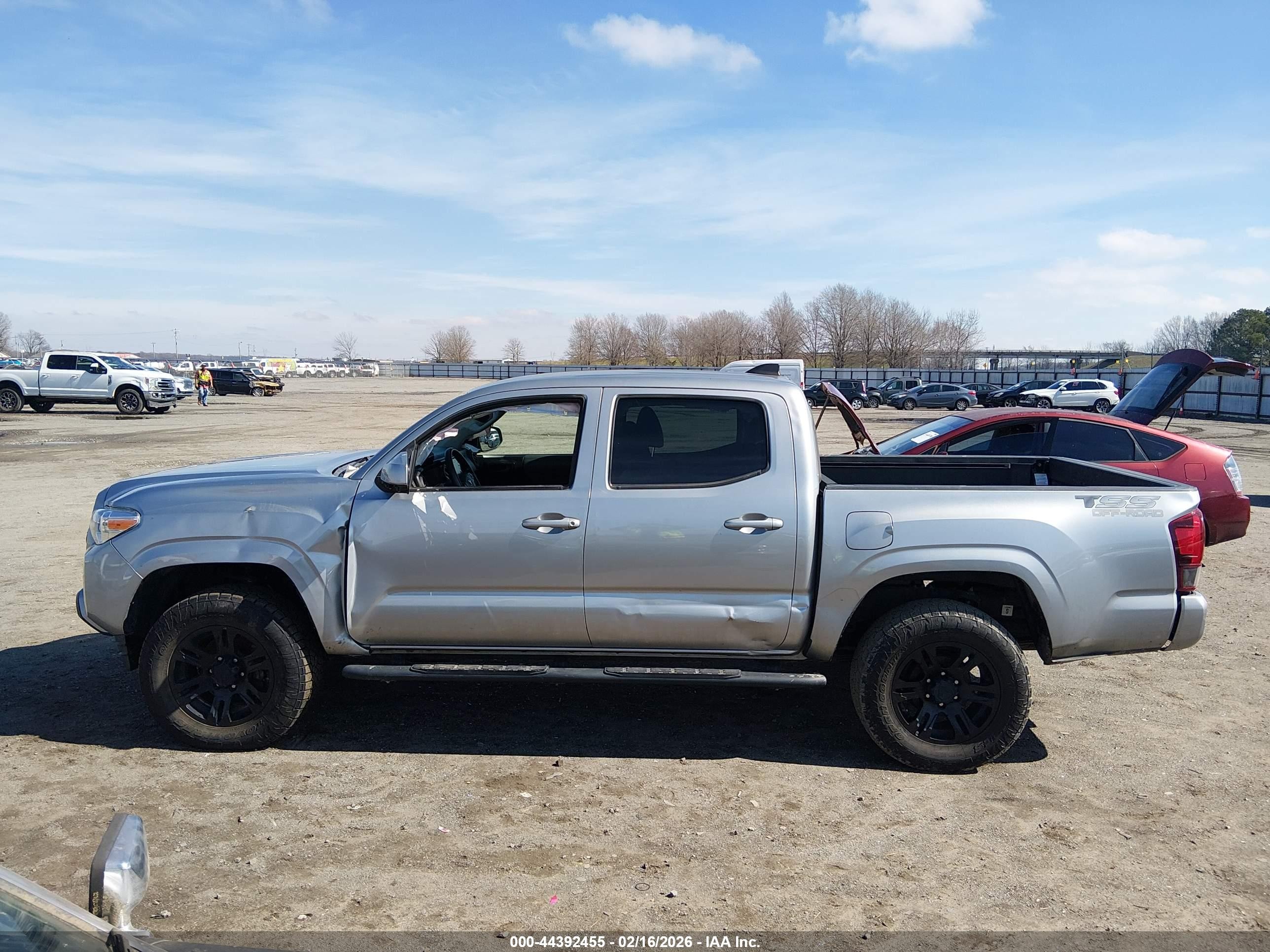 2021 Toyota Tacoma Sr V6 Серый vin: 5TFCZ5AN5MX271207