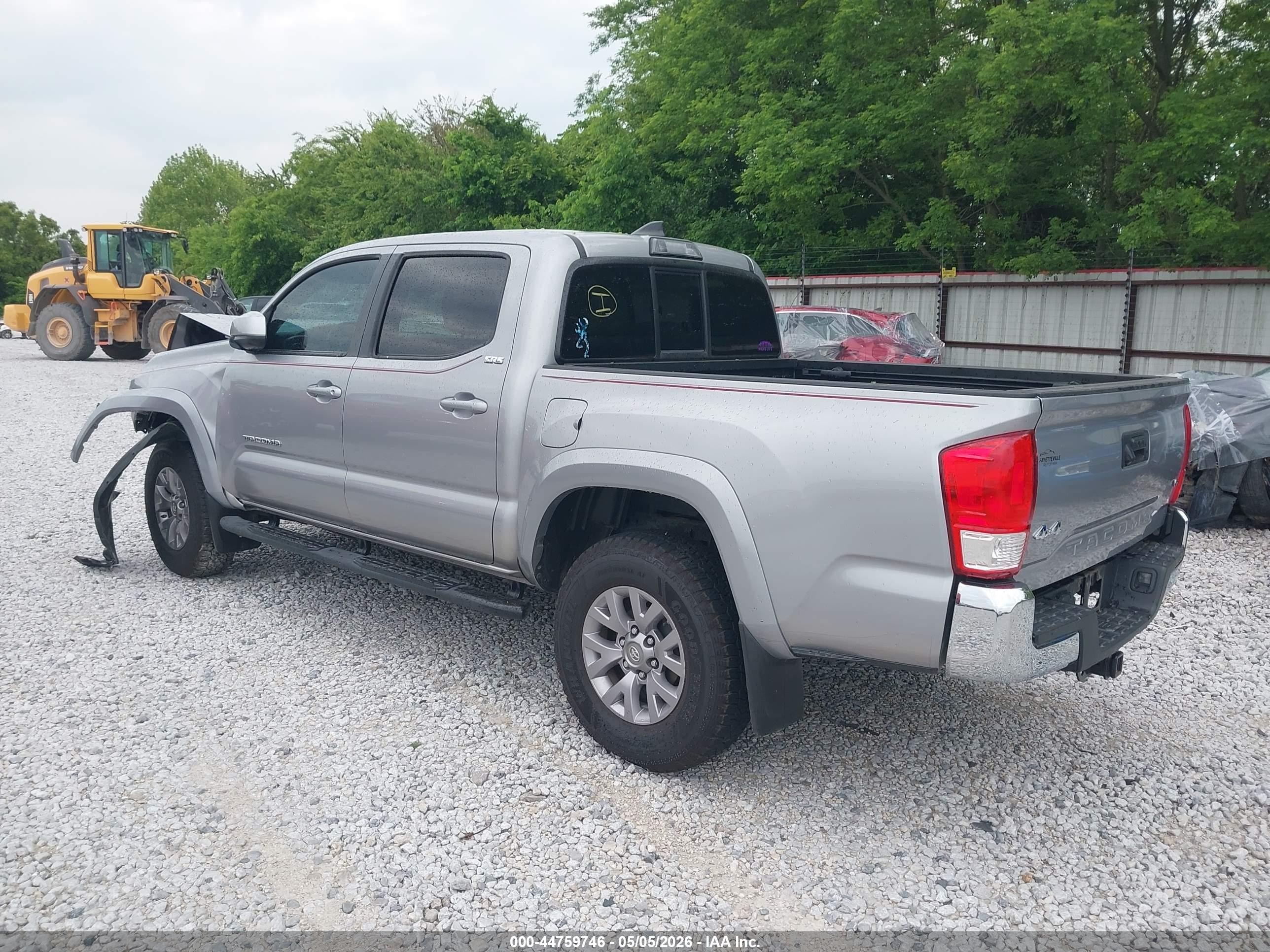 2017 Toyota Tacoma Sr5 V6 Silver vin: 5TFCZ5AN6HX070874