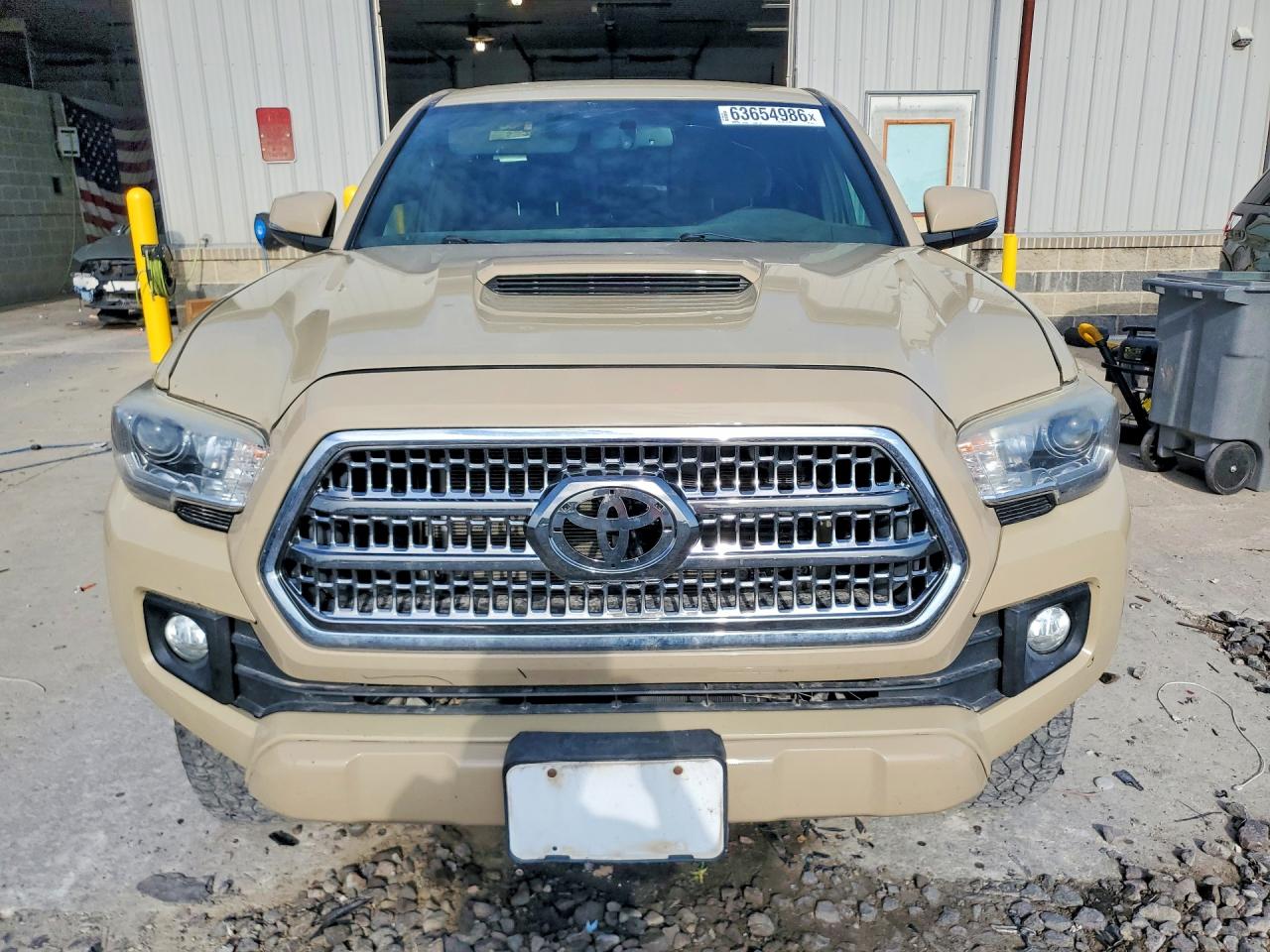 2017 Toyota Tacoma Trd Sport Tan vin: 5TFCZ5AN6HX080417
