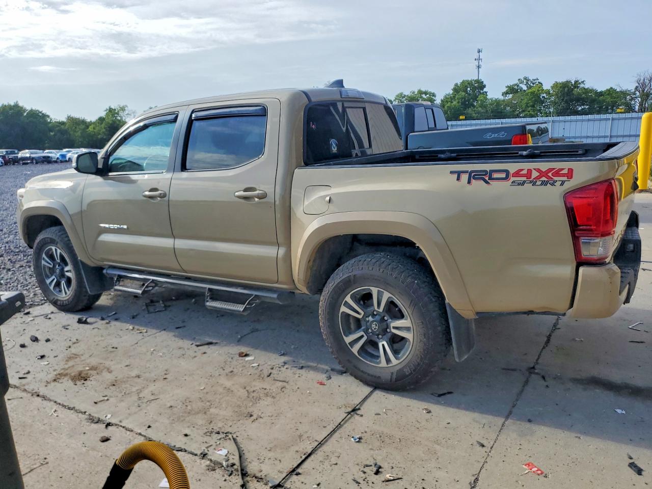 2017 Toyota Tacoma Trd Sport Tan vin: 5TFCZ5AN6HX080417