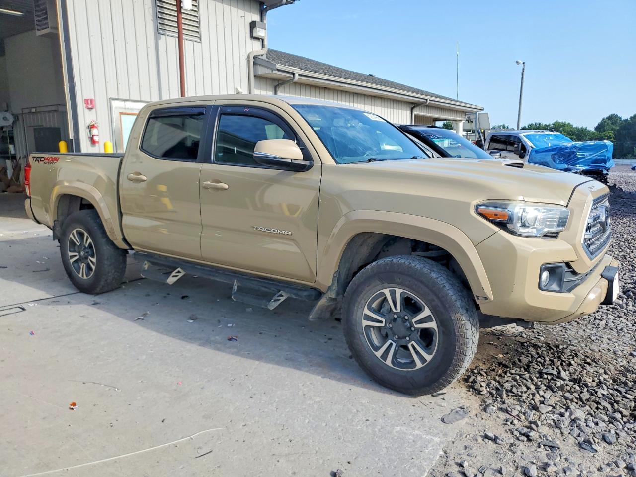 2017 Toyota Tacoma Trd Sport Tan vin: 5TFCZ5AN6HX080417