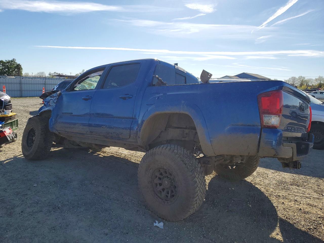 2017 Toyota Tacoma Trd Off-road Blue vin: 5TFCZ5AN6HX107387