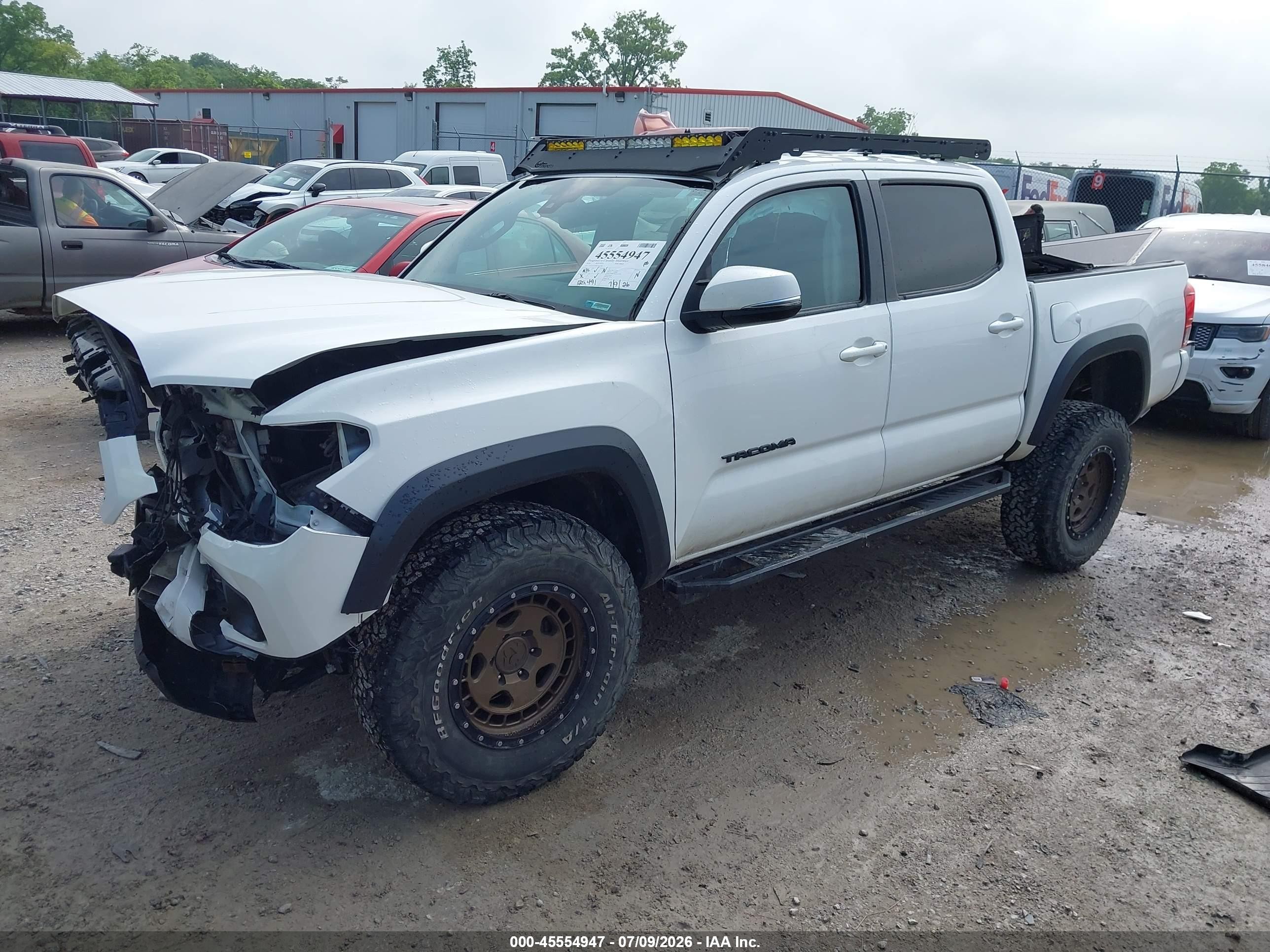 2019 Toyota Tacoma Trd Off Road White vin: 5TFCZ5AN6KX185188