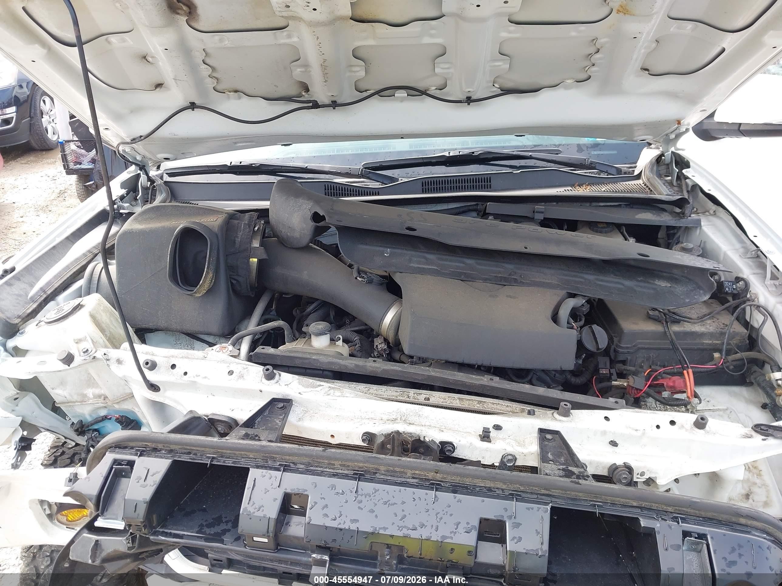 2019 Toyota Tacoma Trd Off Road White vin: 5TFCZ5AN6KX185188
