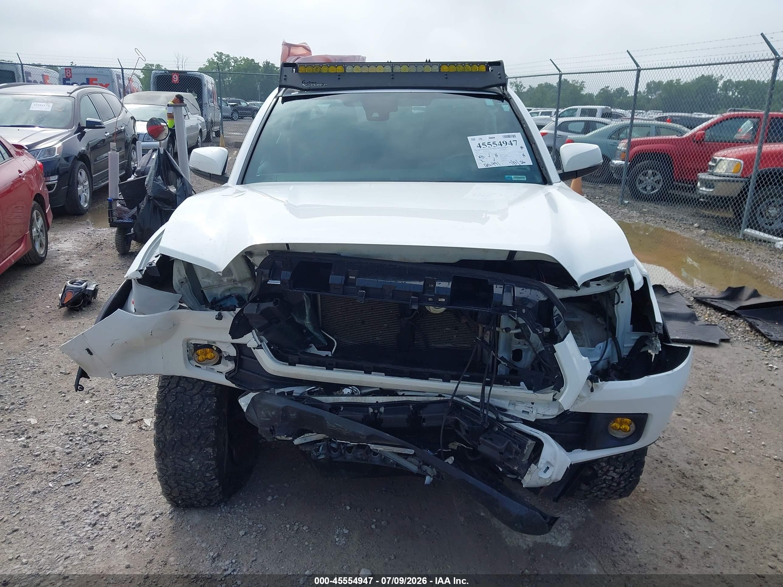 2019 Toyota Tacoma Trd Off Road White vin: 5TFCZ5AN6KX185188