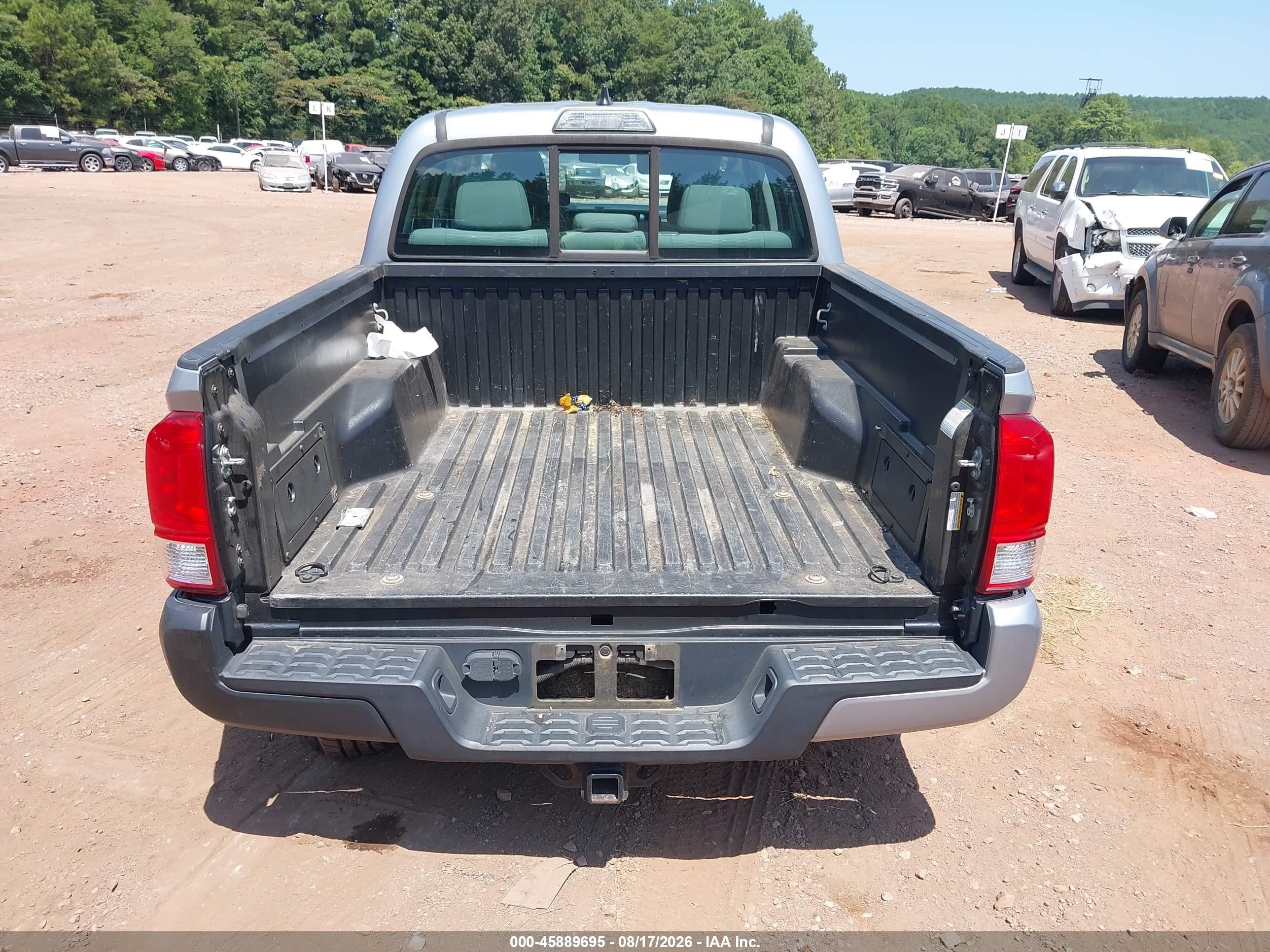 2017 Toyota Tacoma Sr V6 Silver vin: 5TFCZ5AN7HX115482