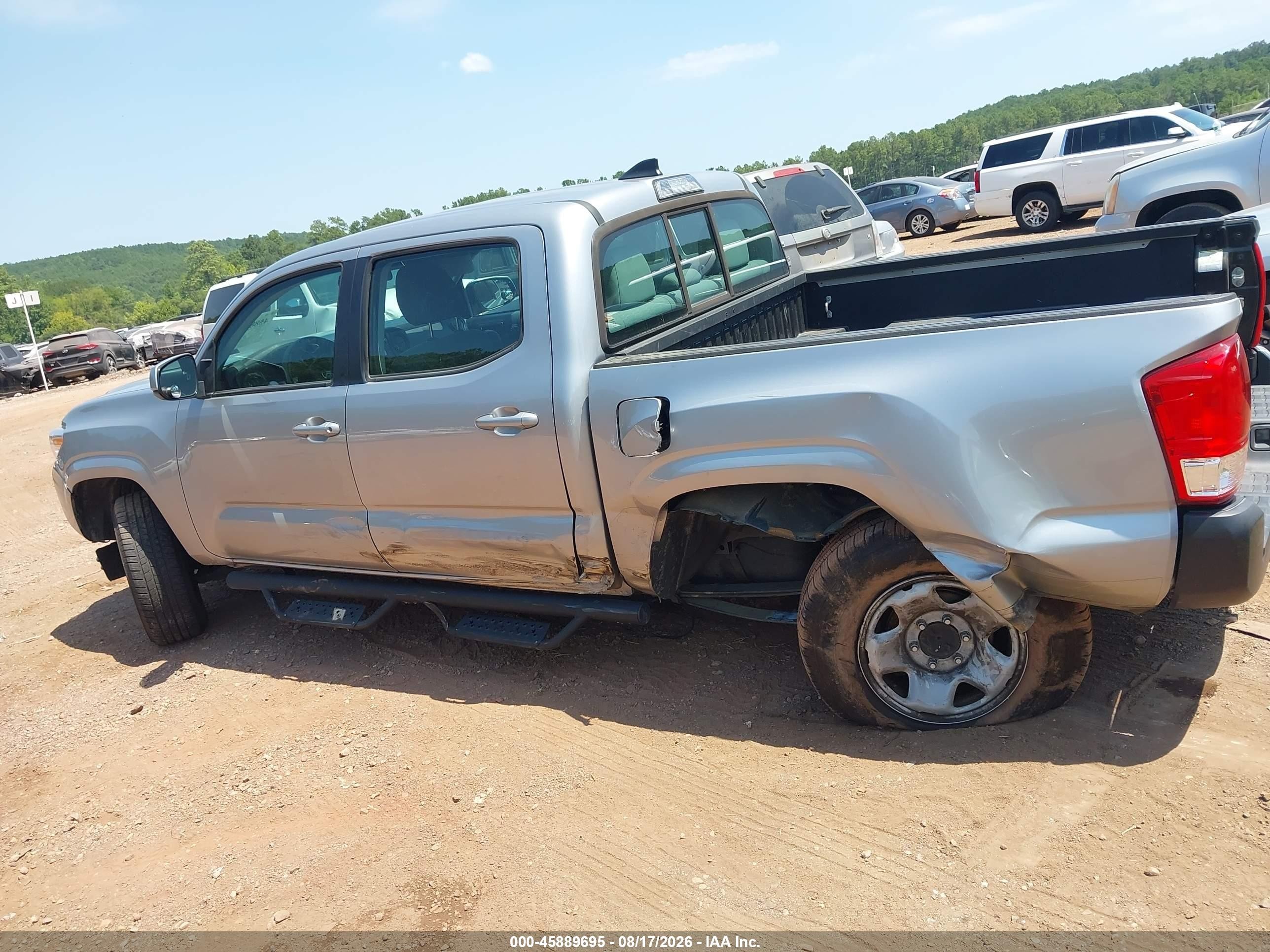 2017 Toyota Tacoma Sr V6 Silver vin: 5TFCZ5AN7HX115482