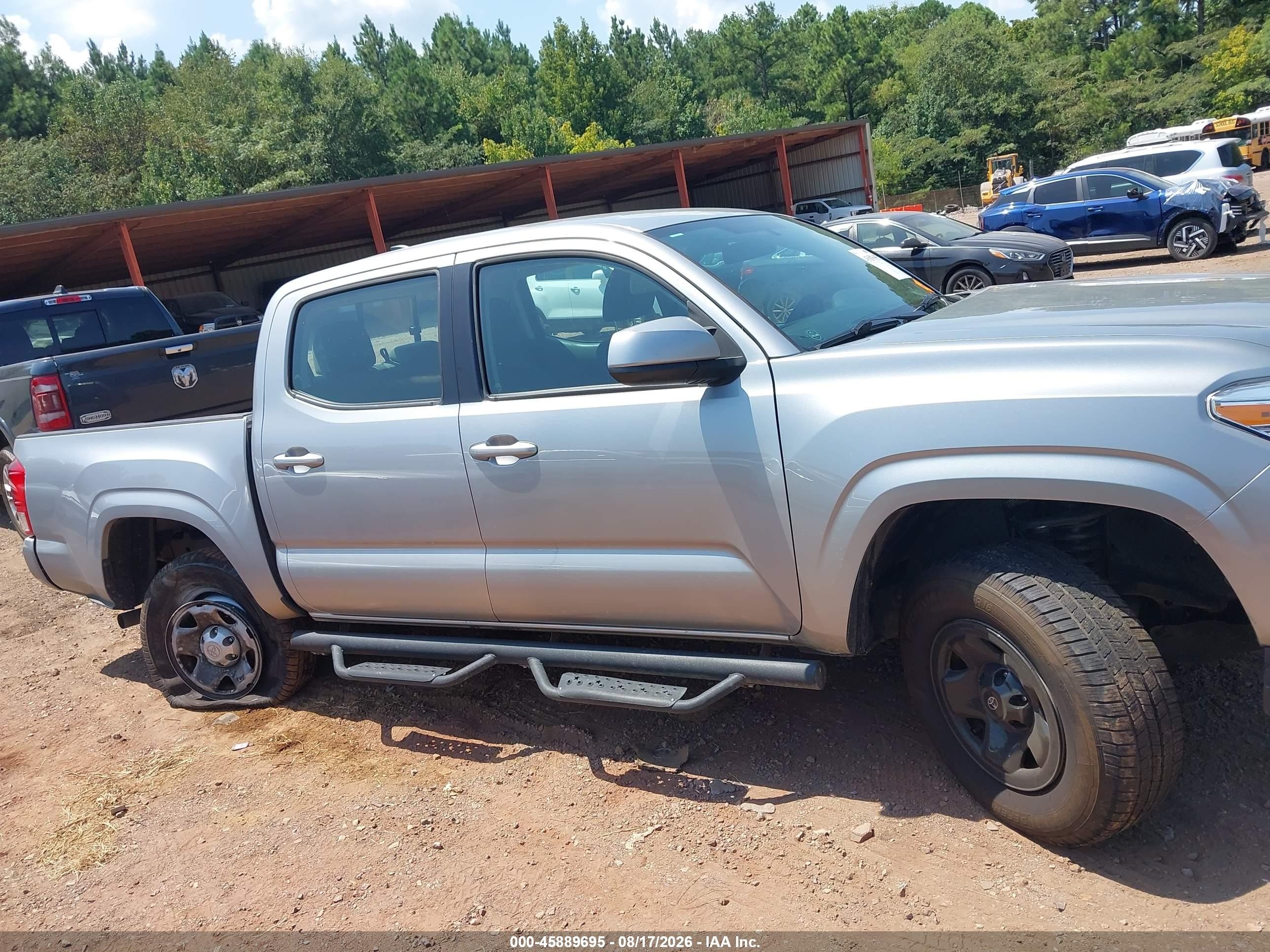 2017 Toyota Tacoma Sr V6 Silver vin: 5TFCZ5AN7HX115482