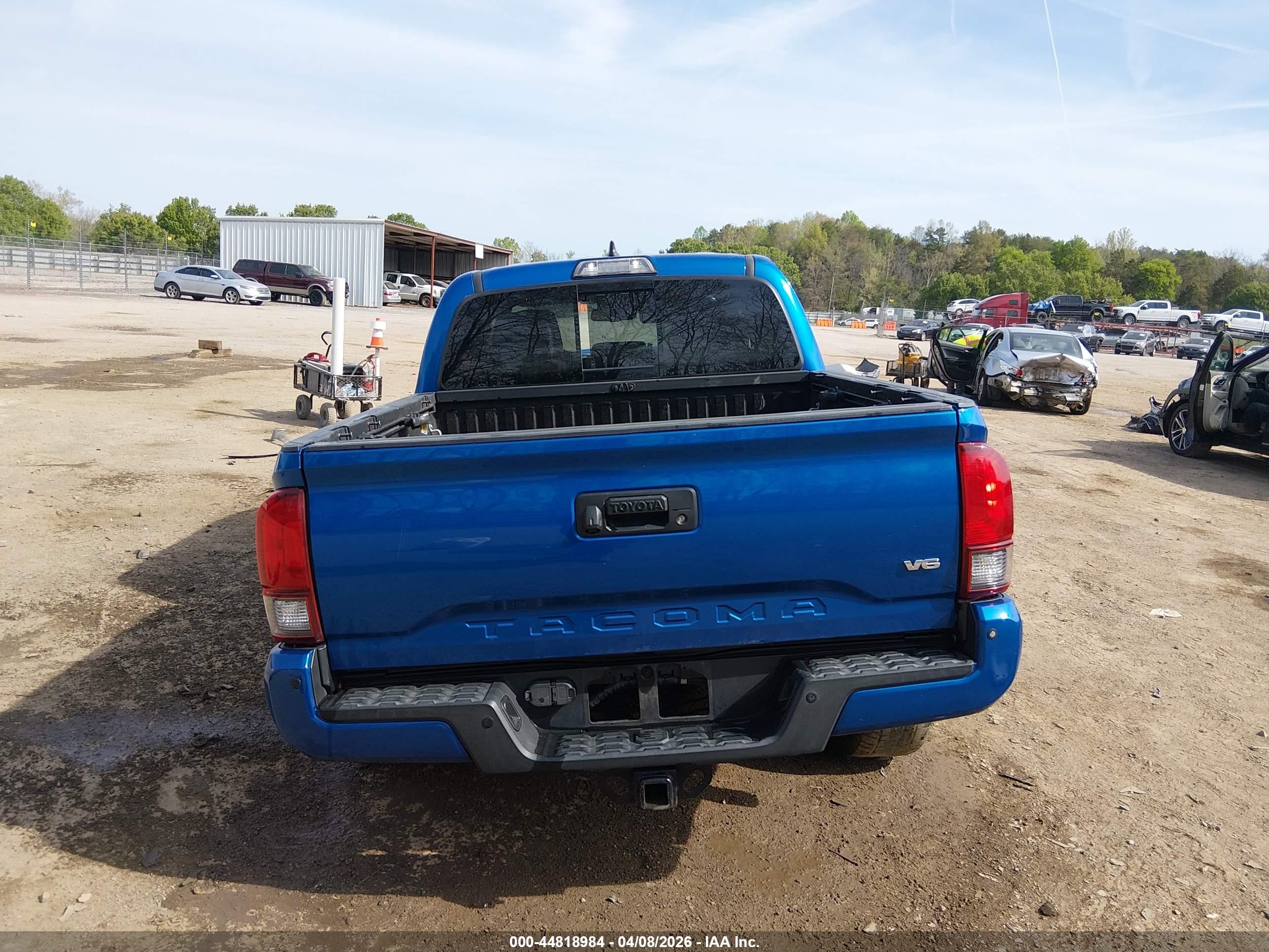 2018 Toyota Tacoma Trd Sport Синий vin: 5TFCZ5AN7JX130893