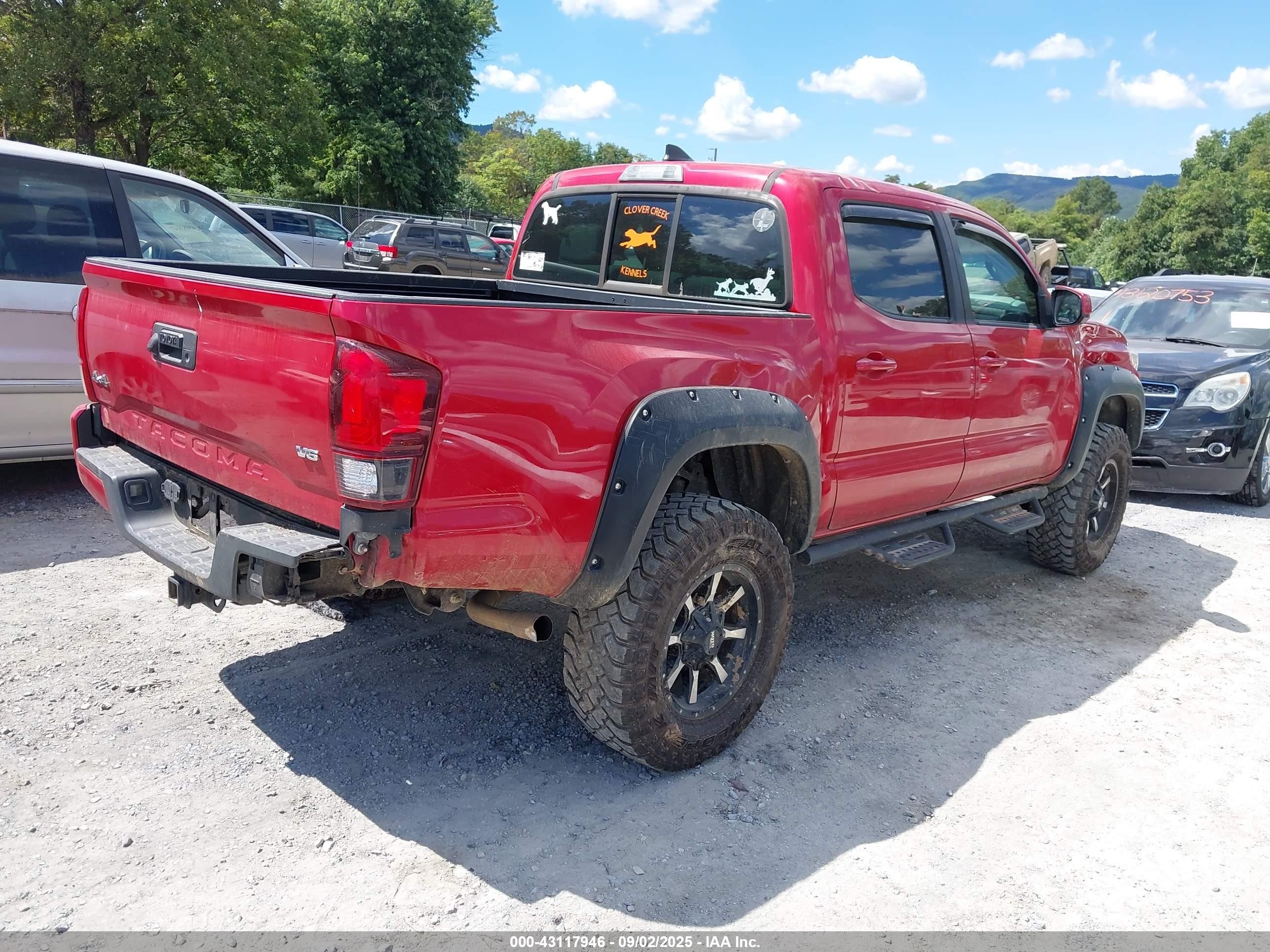 2018 Toyota Tacoma Sr V6 Красный vin: 5TFCZ5ANXJX152967