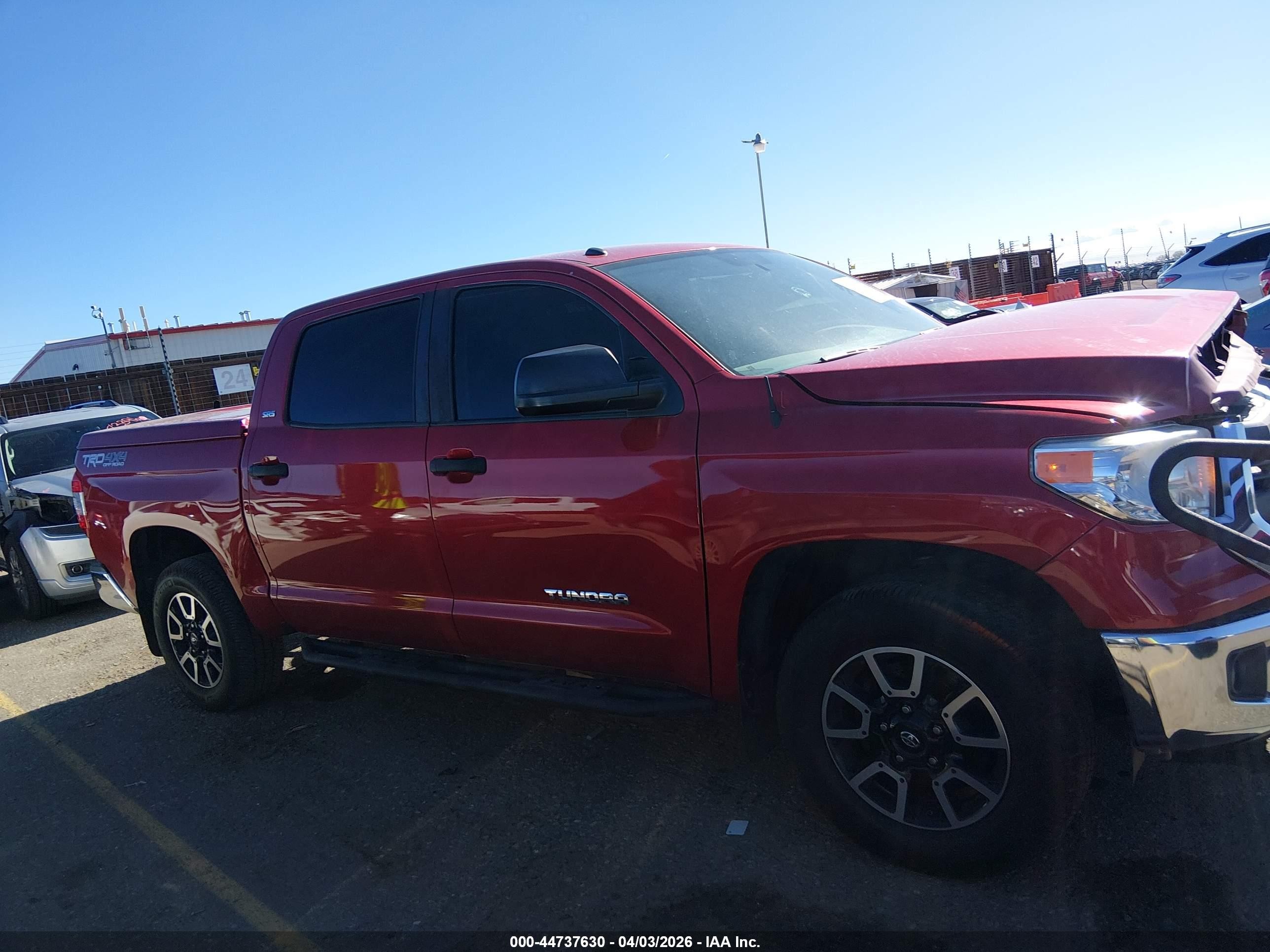 2015 Toyota Tundra Sr5 4.6l V8 Red vin: 5TFDM5F10FX061433