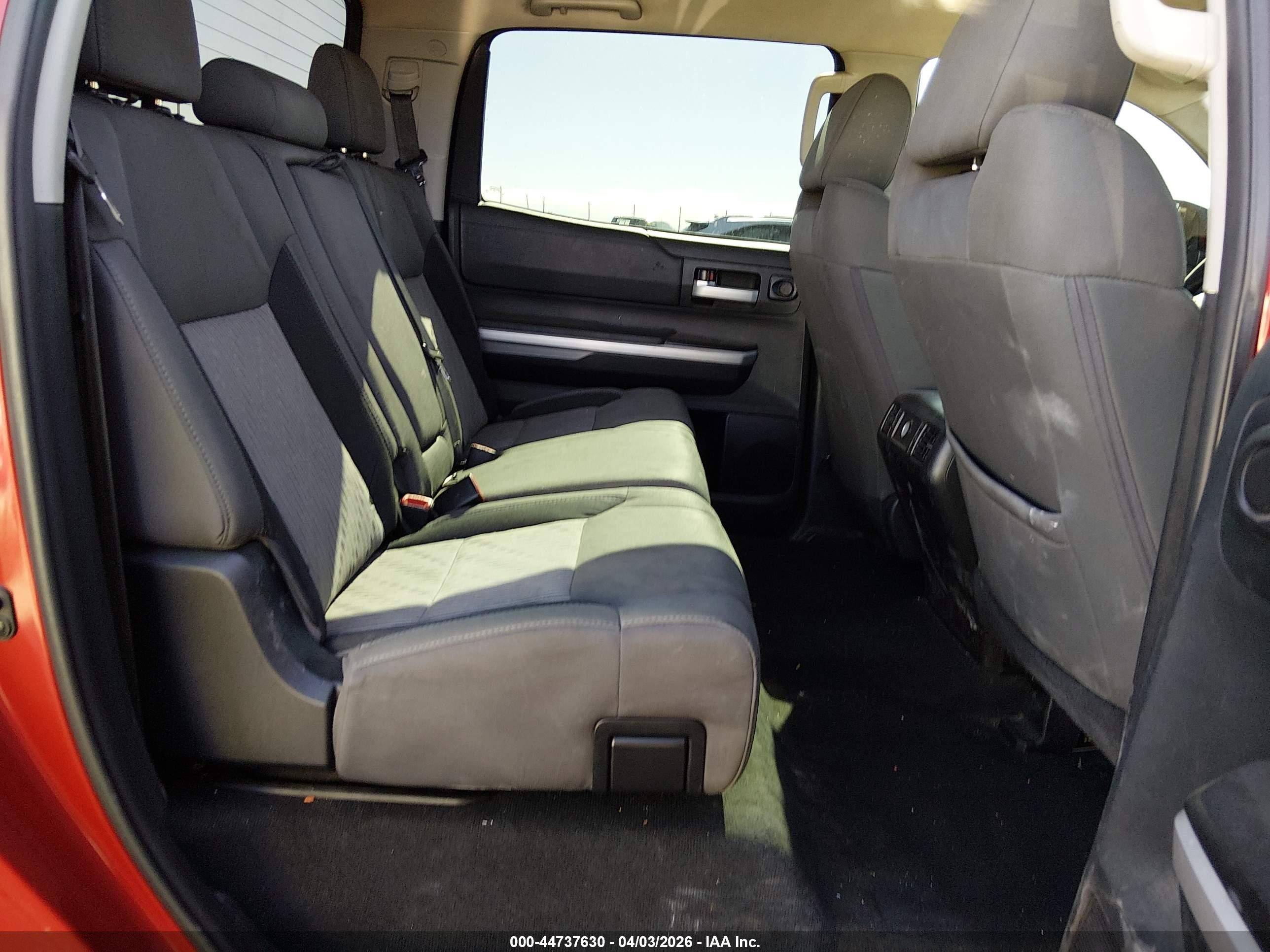 2015 Toyota Tundra Sr5 4.6l V8 Red vin: 5TFDM5F10FX061433