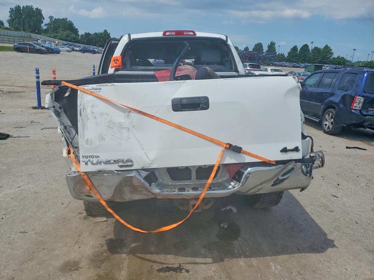 2013 Toyota Tundra Crewmax Sr5 Белый vin: 5TFDM5F13DX042064