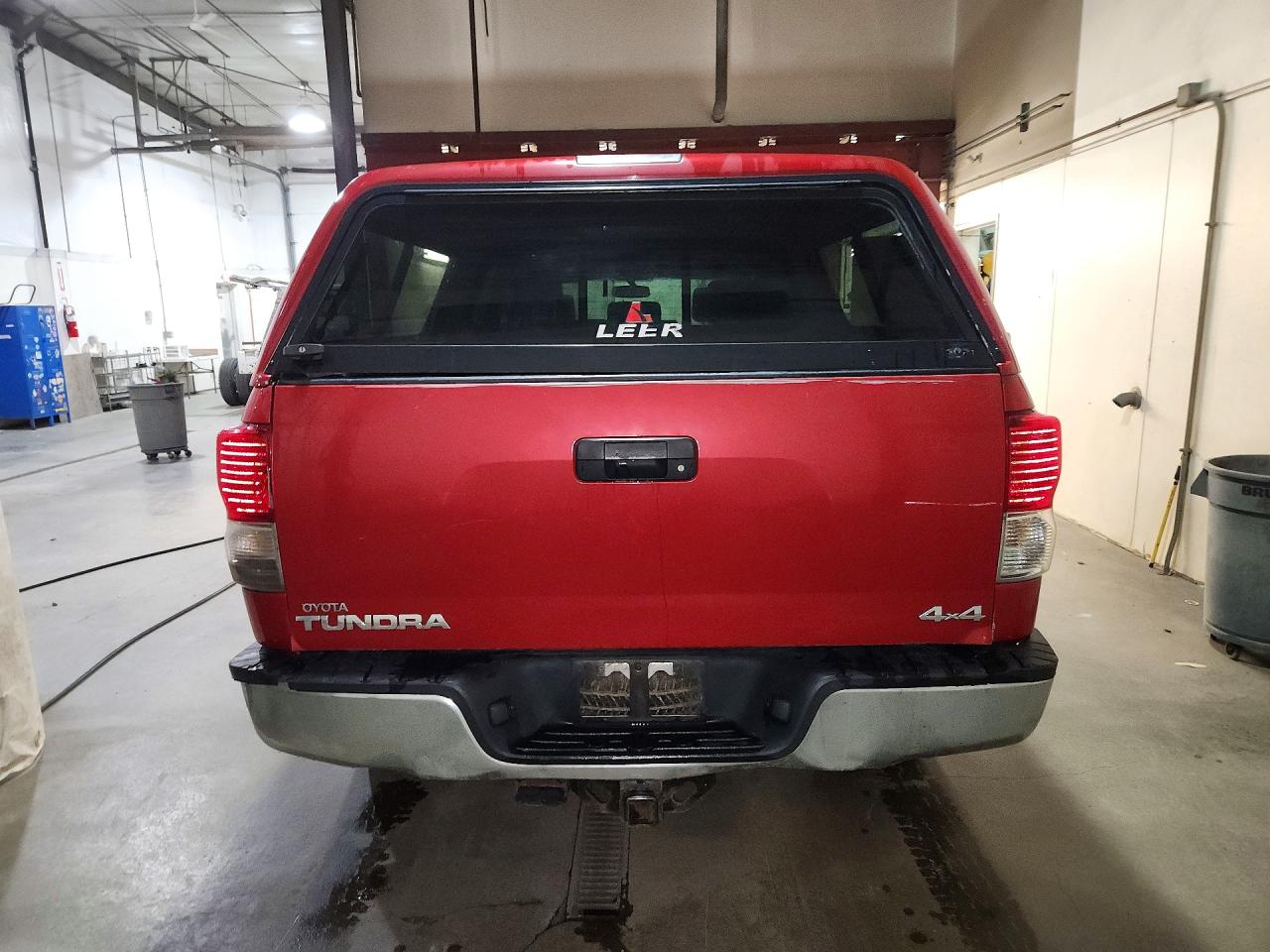 2013 Toyota Tundra Crewmax Sr5 Red vin: 5TFDM5F13DX048012