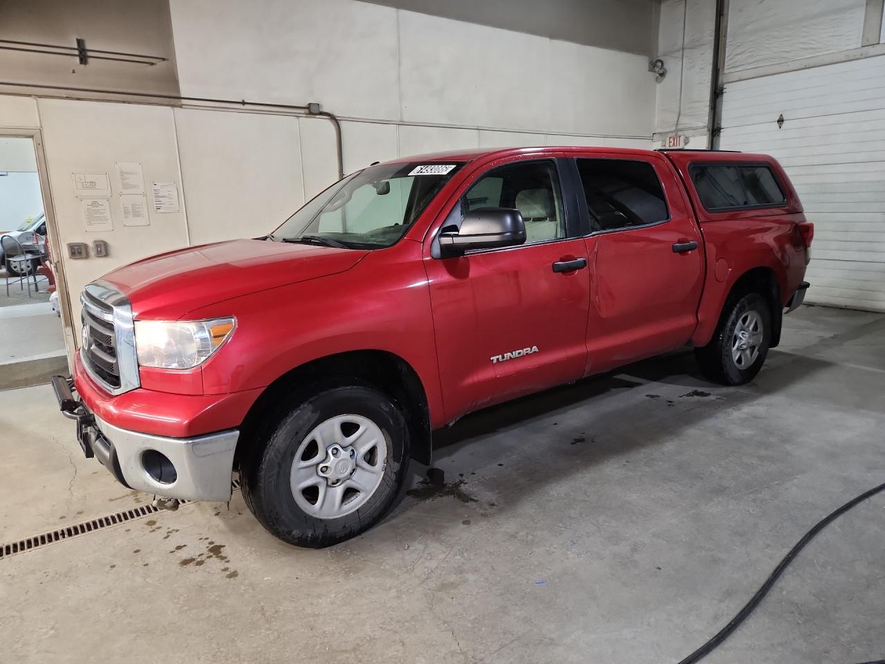 2013 Toyota Tundra Crewmax Sr5 Red vin: 5TFDM5F13DX048012 Damage: Left Front Door, Chipped, 2