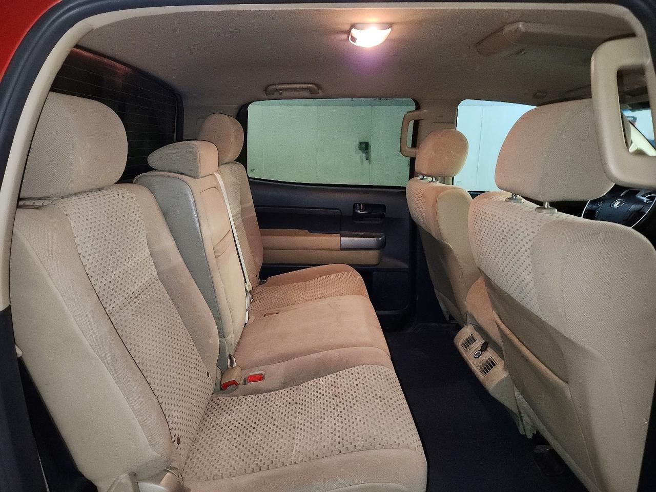 2013 Toyota Tundra Crewmax Sr5 Red vin: 5TFDM5F13DX048012