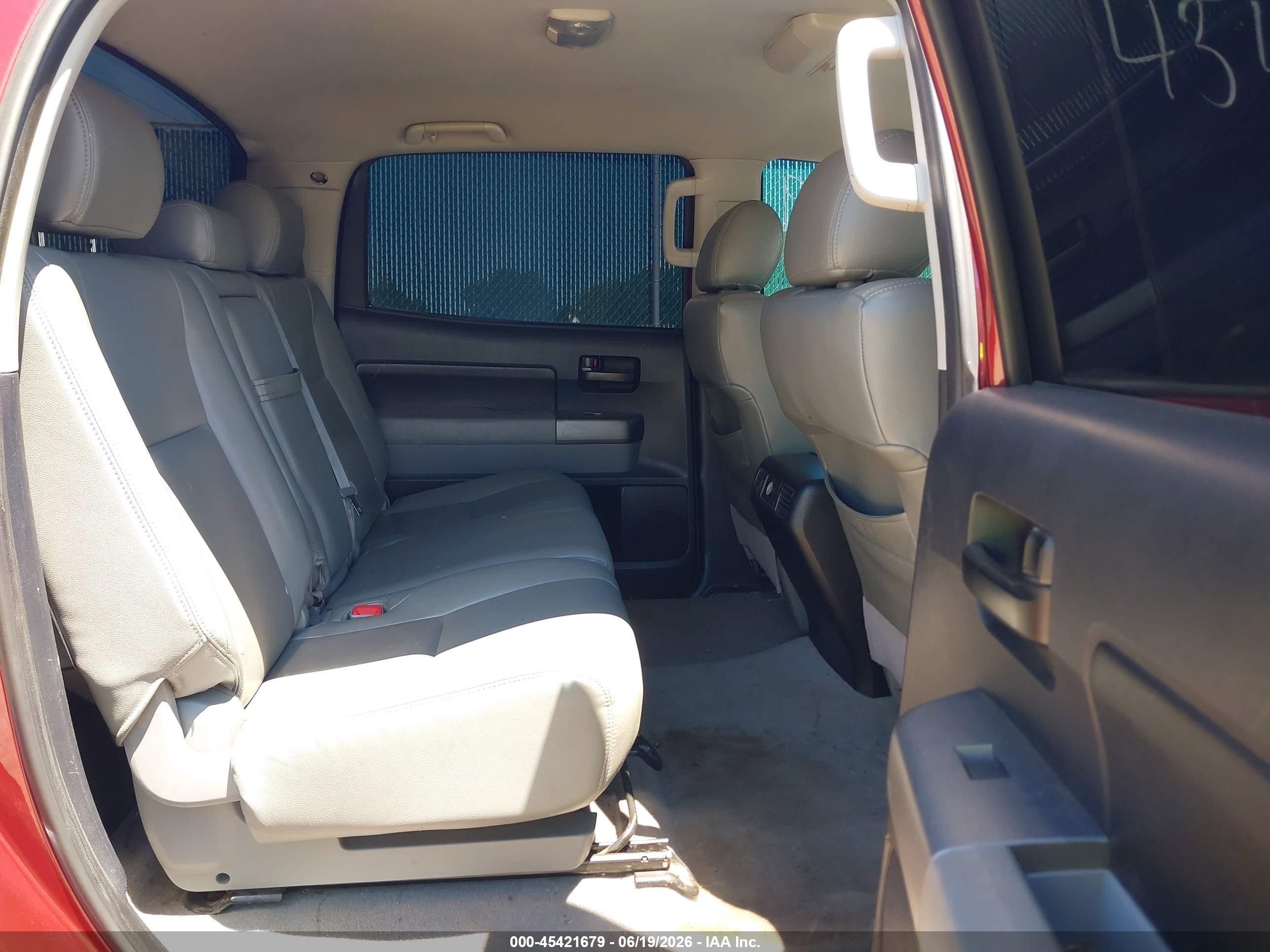 2010 Toyota Tundra Grade 4.6l V8 Красный vin: 5TFDM5F14AX007416