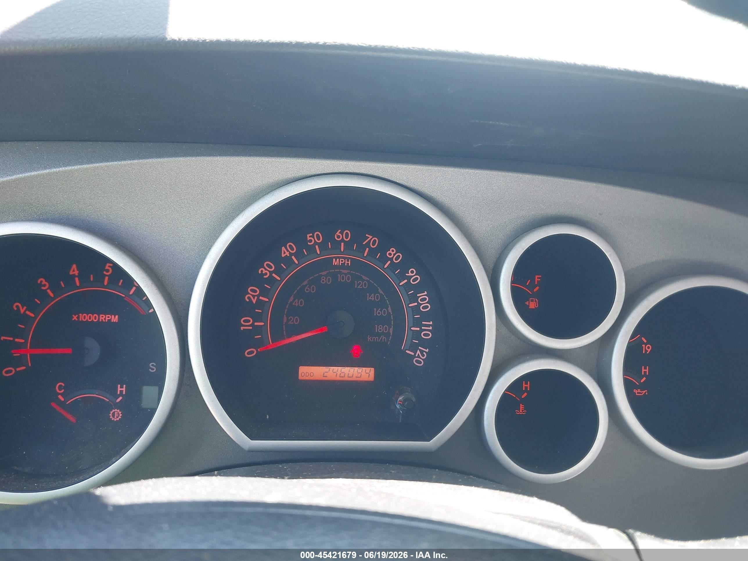 2010 Toyota Tundra Grade 4.6l V8 Красный vin: 5TFDM5F14AX007416
