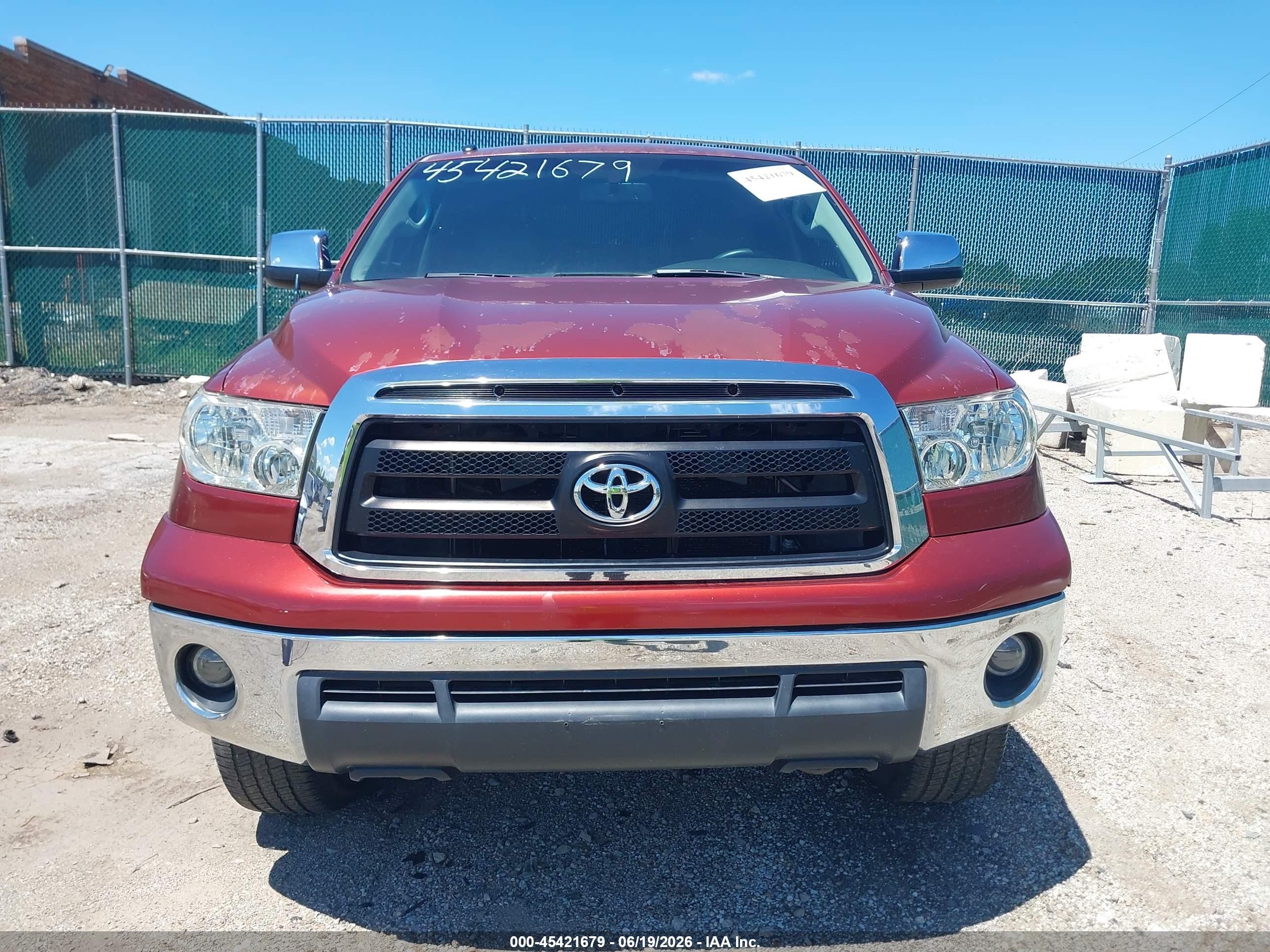 2010 Toyota Tundra Grade 4.6l V8 Красный vin: 5TFDM5F14AX007416