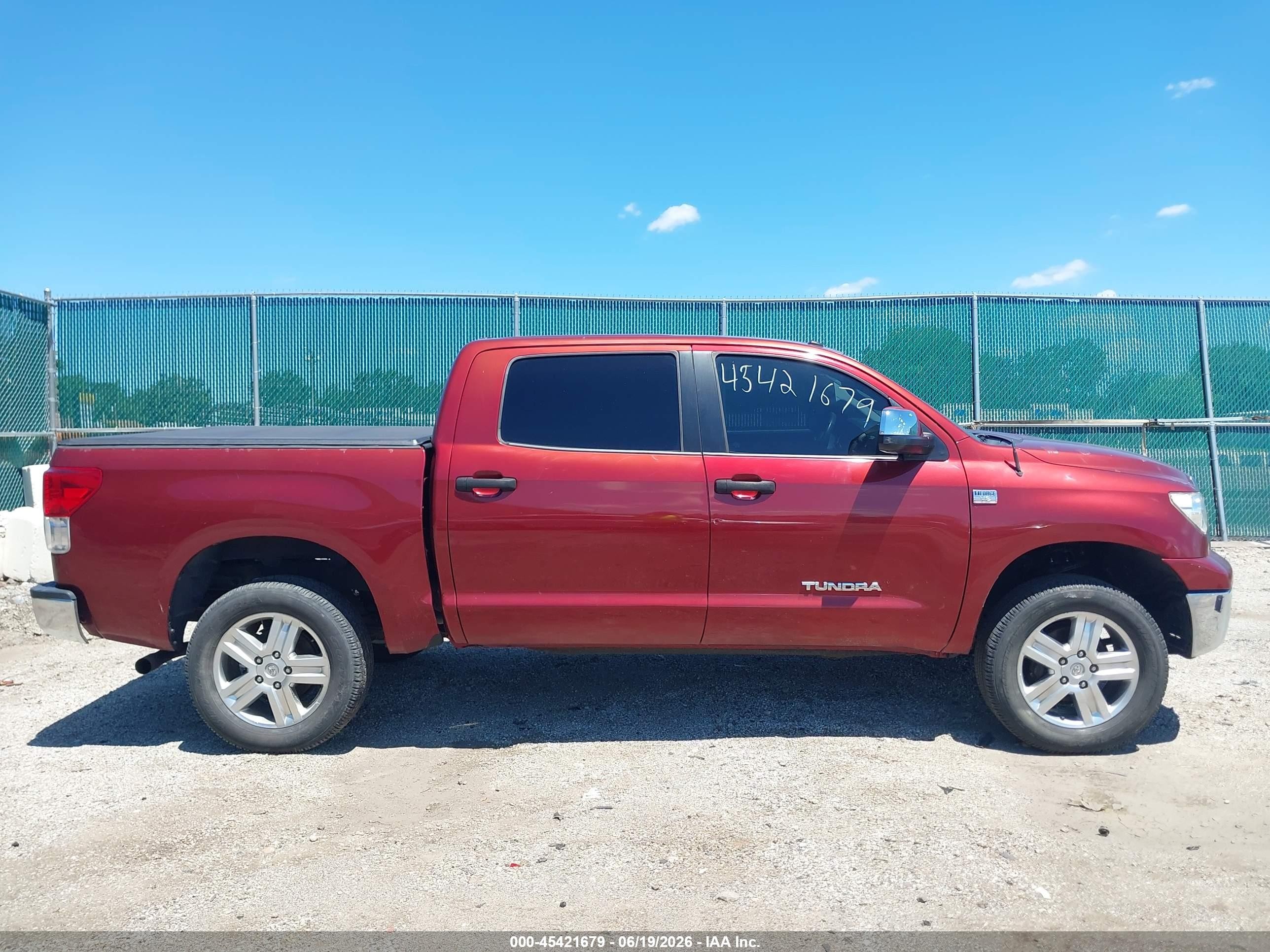 2010 Toyota Tundra Grade 4.6l V8 Красный vin: 5TFDM5F14AX007416