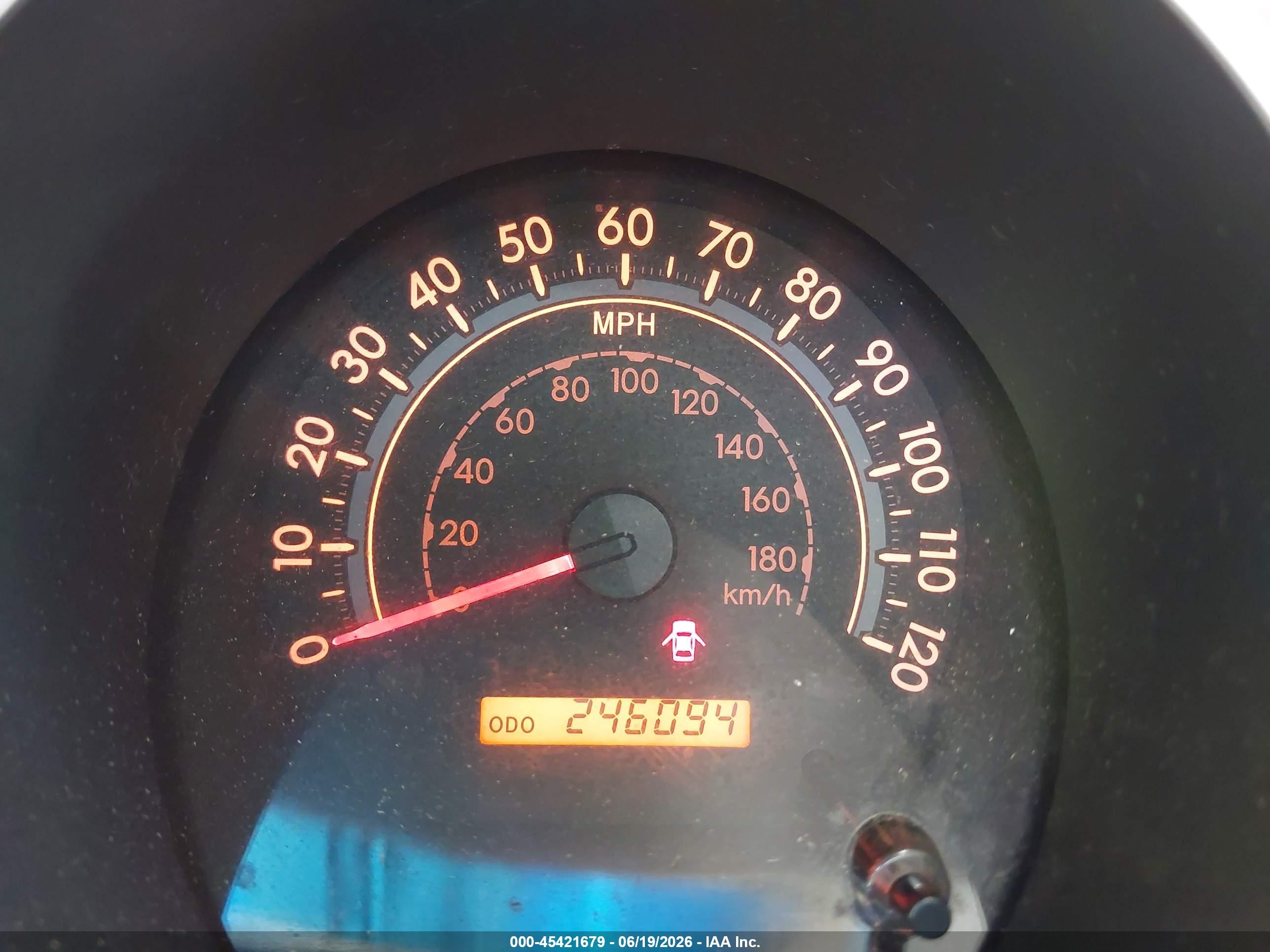2010 Toyota Tundra Grade 4.6l V8 Красный vin: 5TFDM5F14AX007416