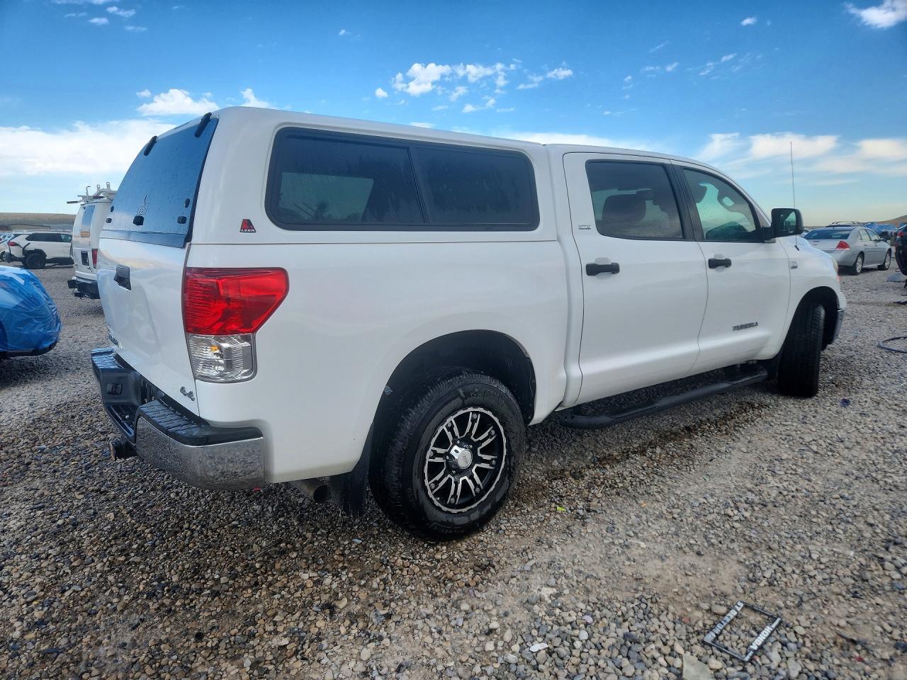 2010 Toyota Tundra Crewmax Sr5 Белый vin: 5TFDM5F17AX001139